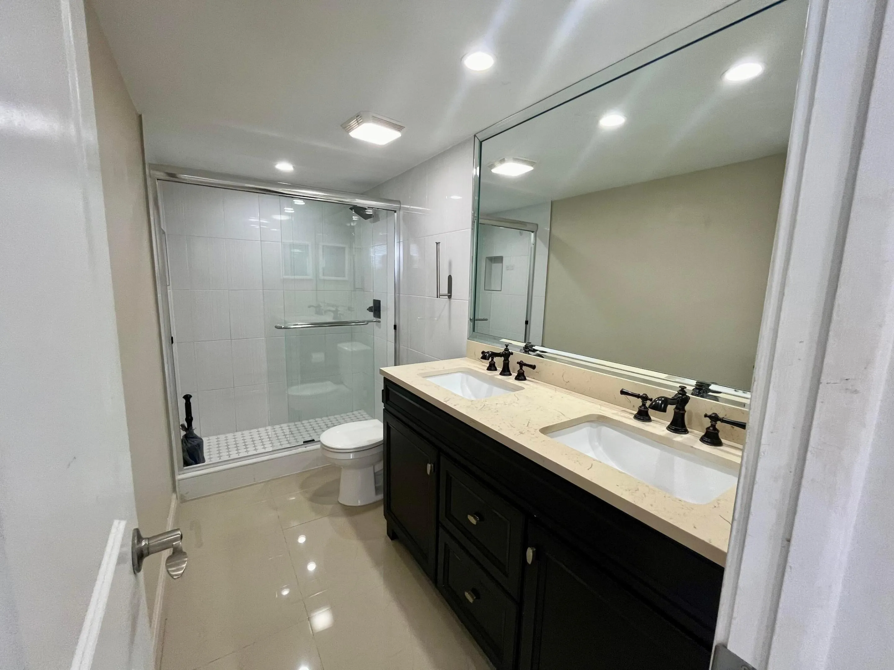301 Croton Avenue #406