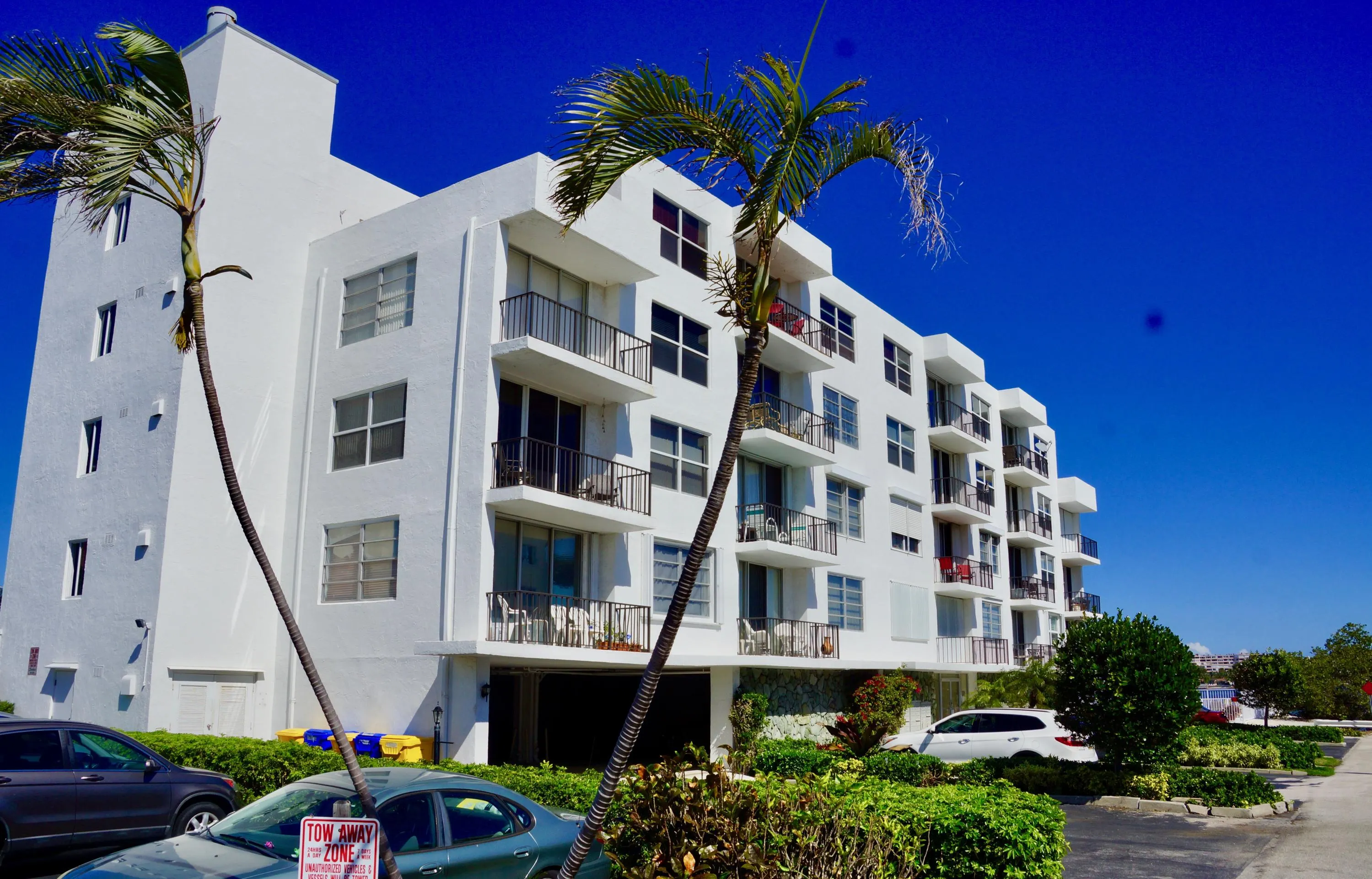 301 Croton Avenue #406