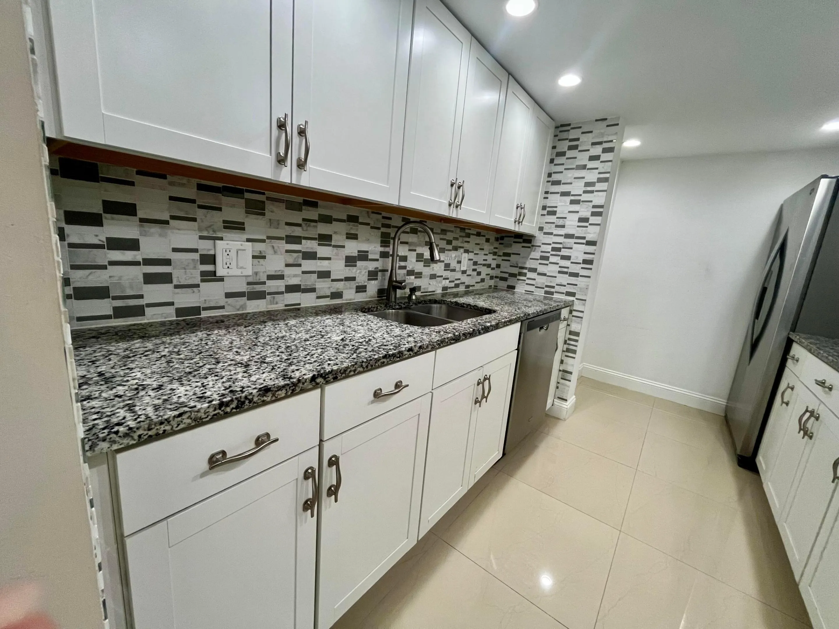 301 Croton Avenue #406