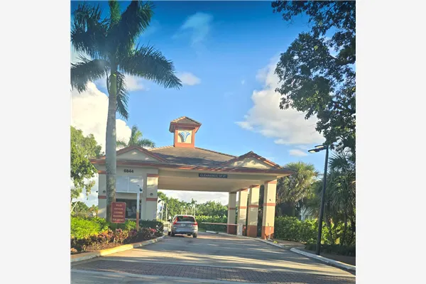 4266 Deste Court, #303