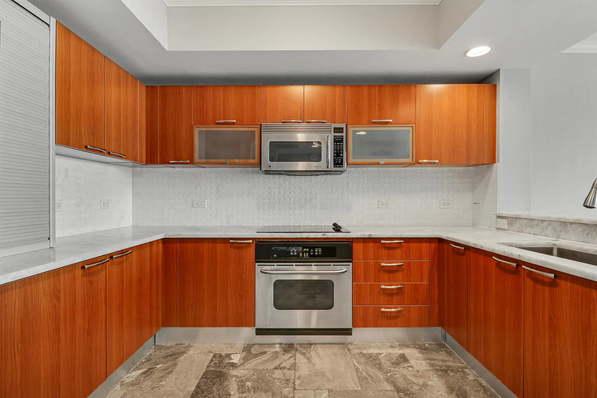 2650 Lake Shore Drive, #1105