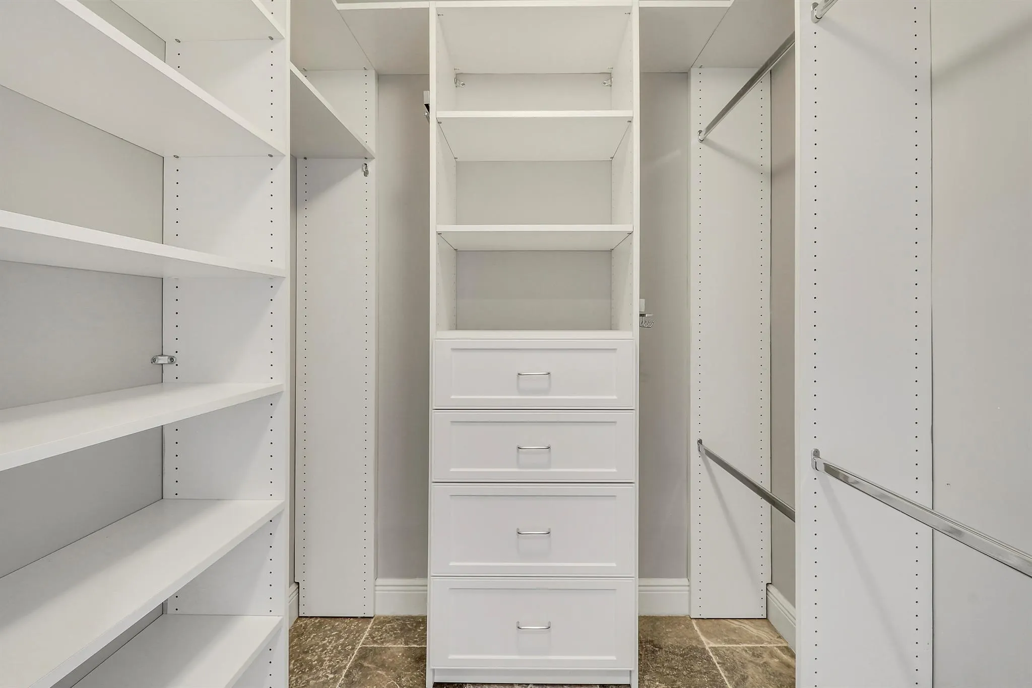 2650 Lake Shore Drive, #1105