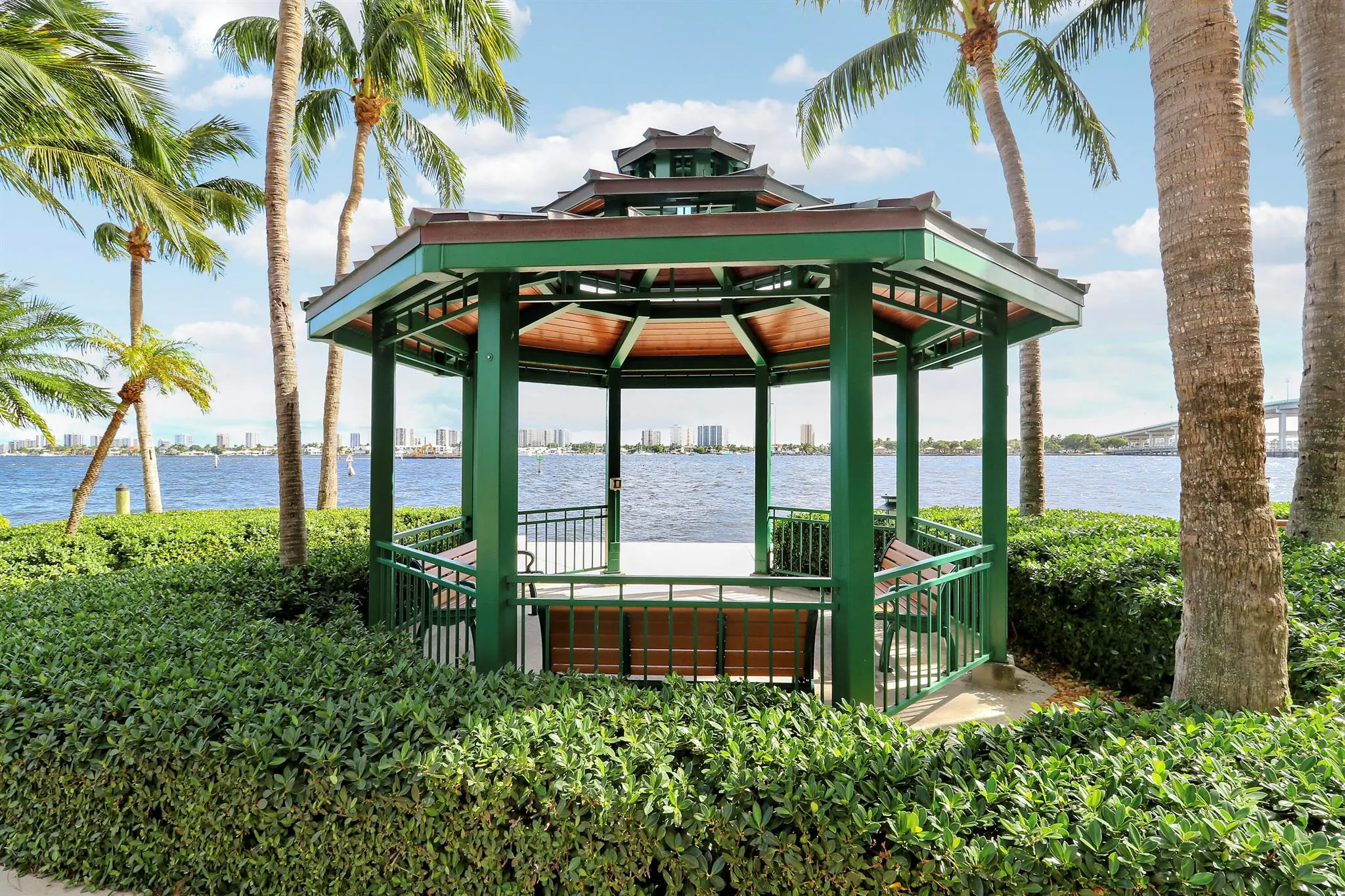 2650 Lake Shore Drive, #1105