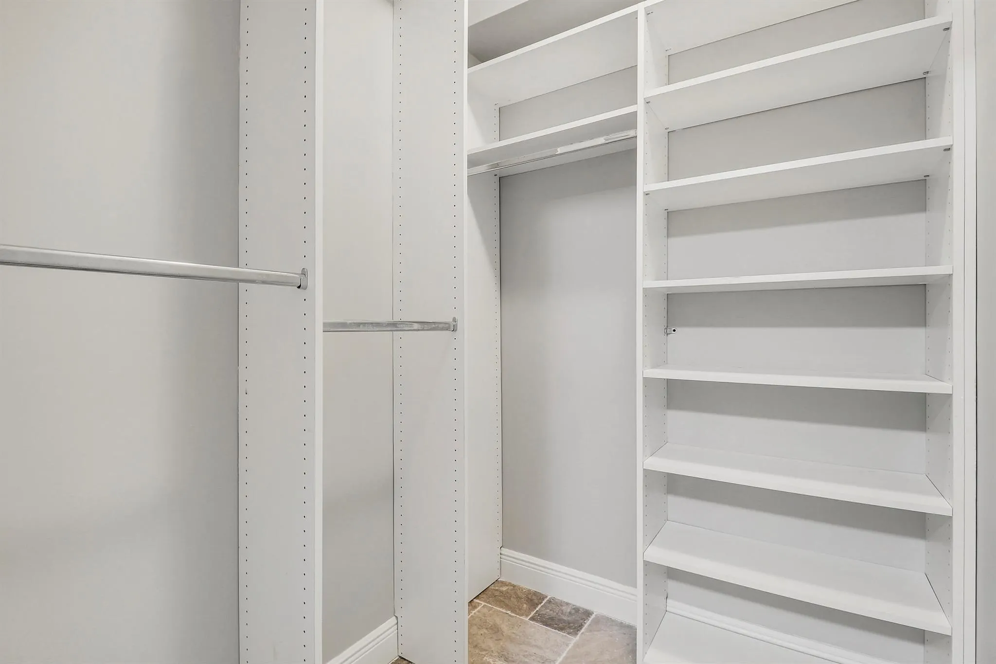 2650 Lake Shore Drive, #1105