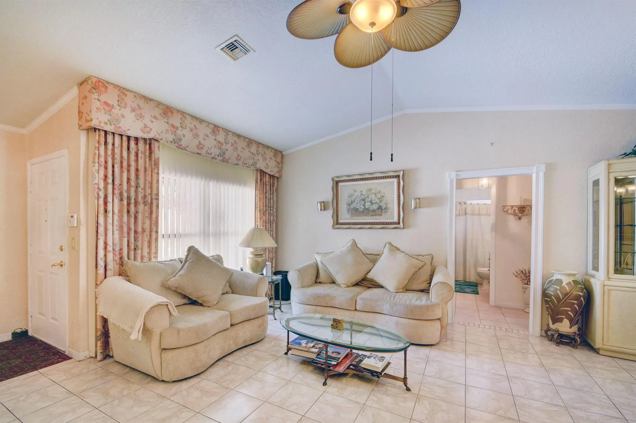 5882 Lincoln Circle W