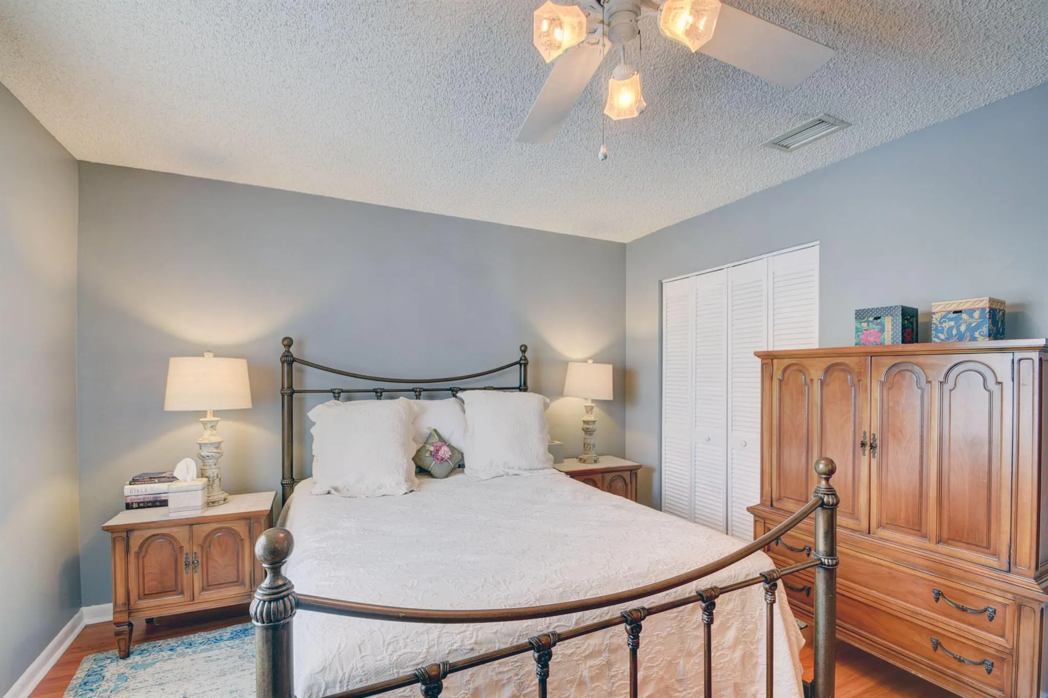 5882 Lincoln Circle W