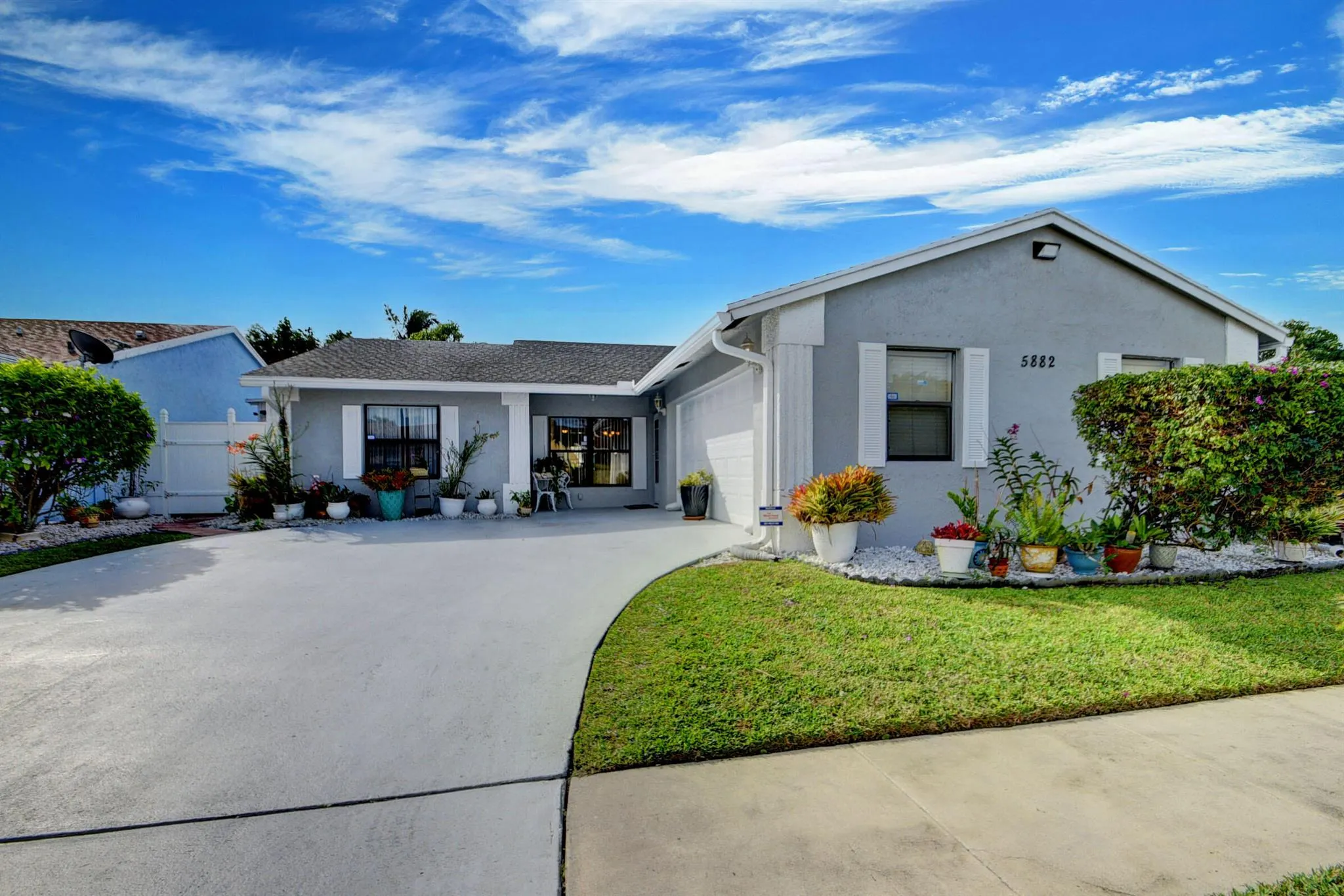 5882 Lincoln Circle W