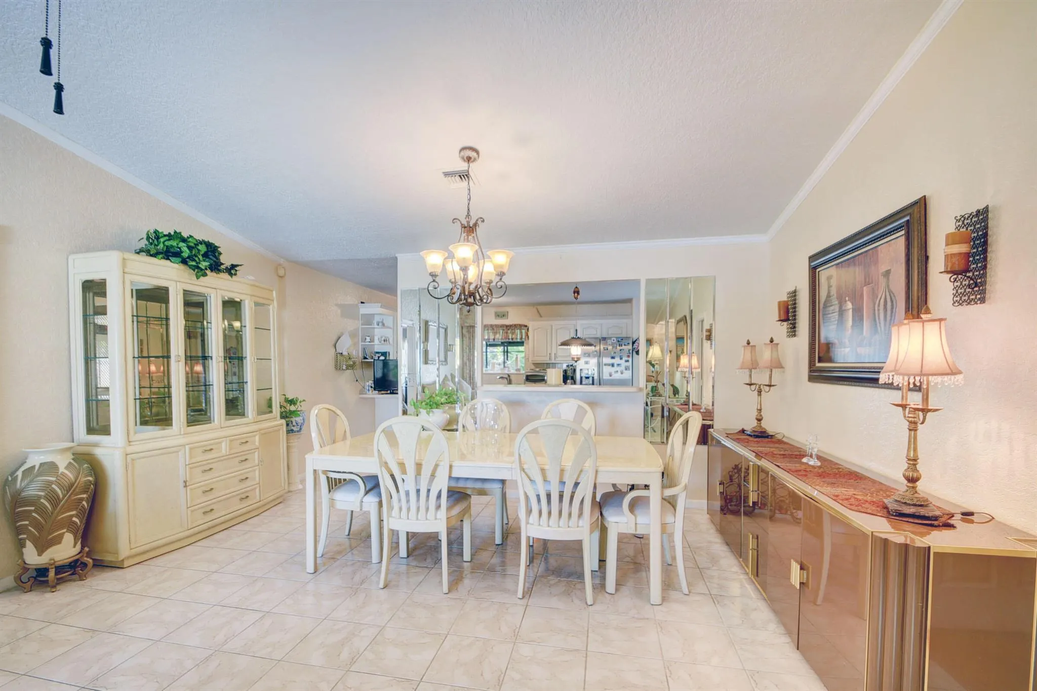 5882 Lincoln Circle W