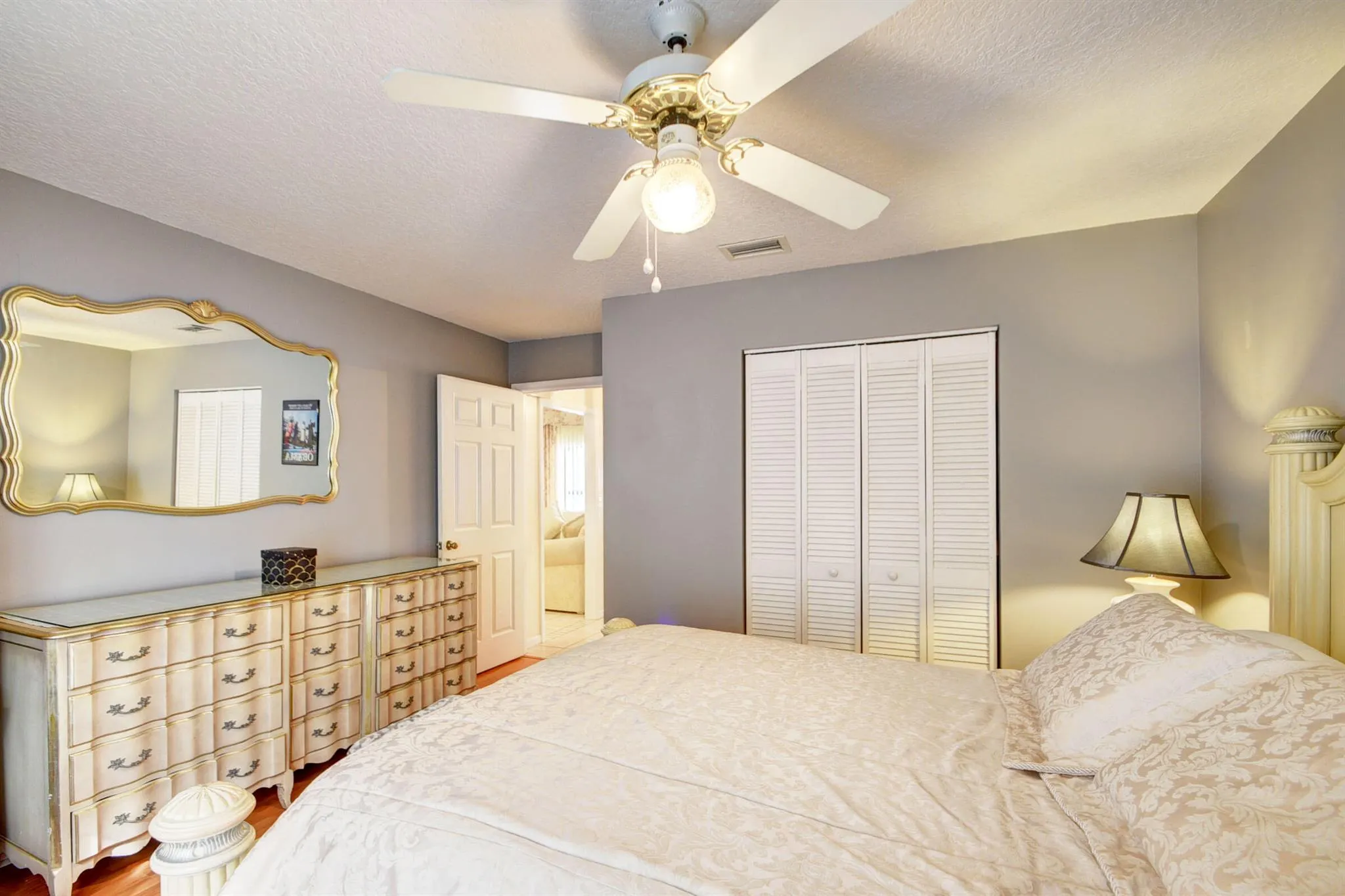 5882 Lincoln Circle W