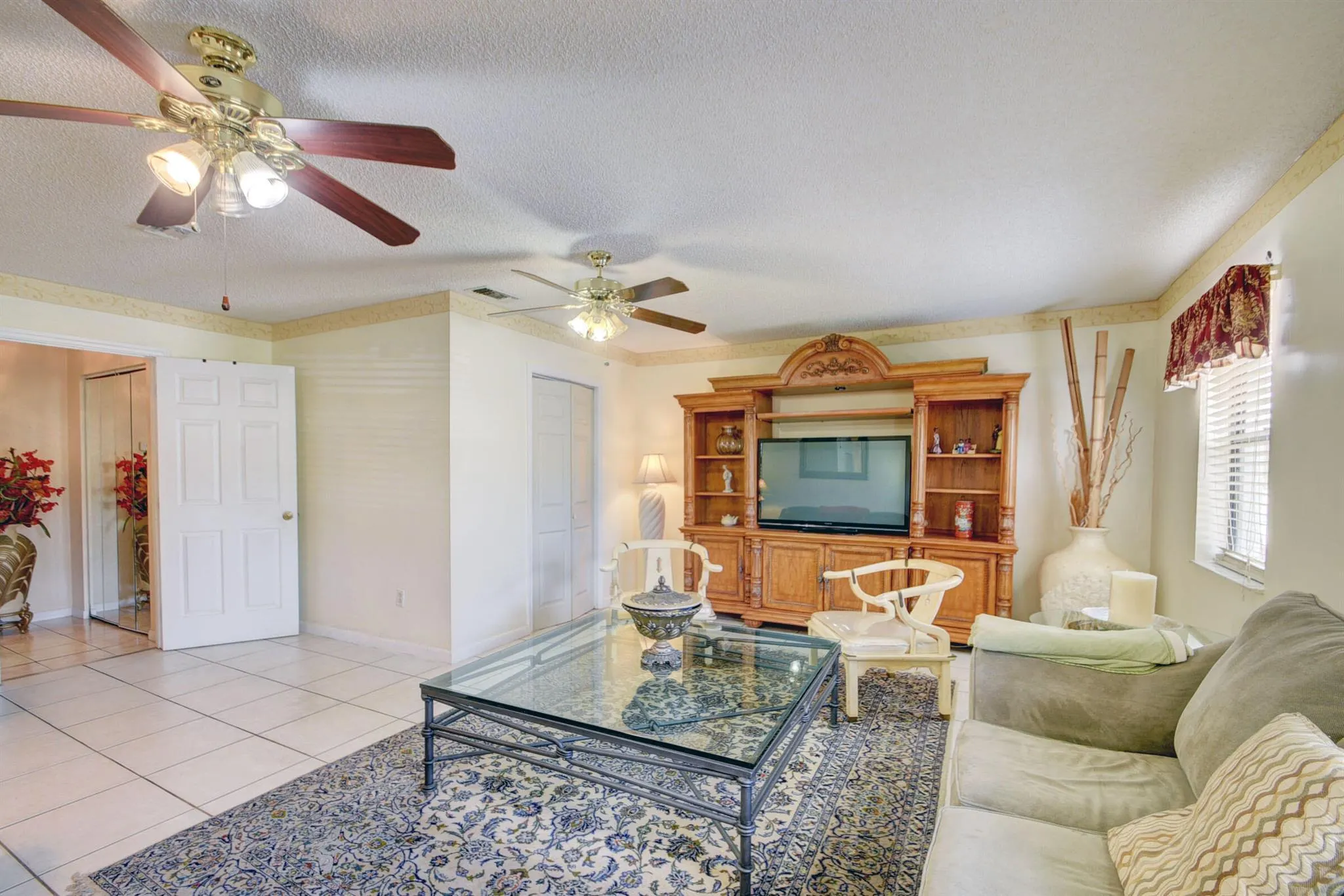 5882 Lincoln Circle W