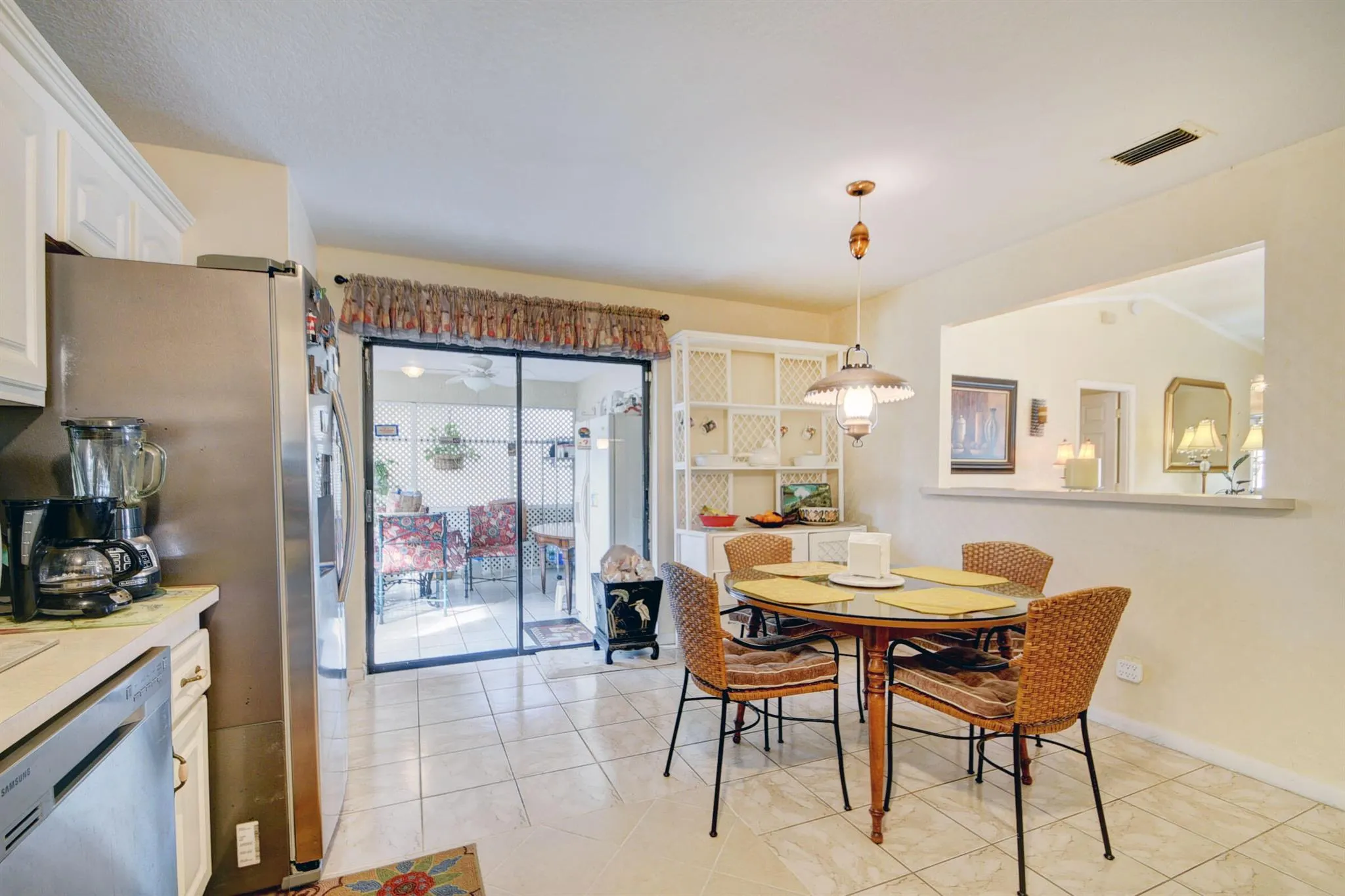 5882 Lincoln Circle W