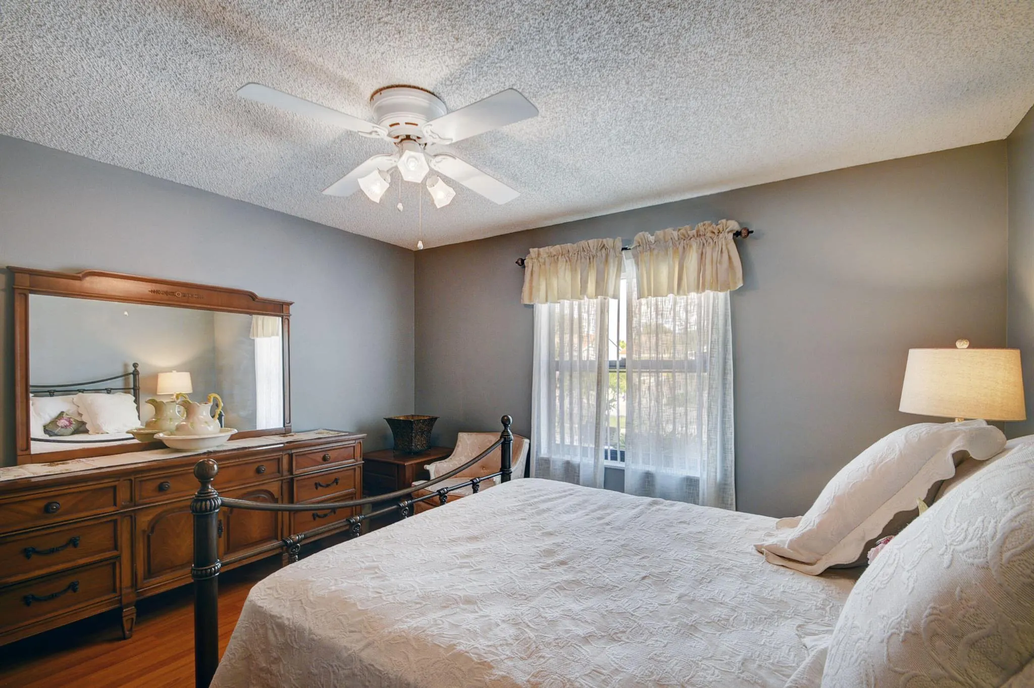 5882 Lincoln Circle W