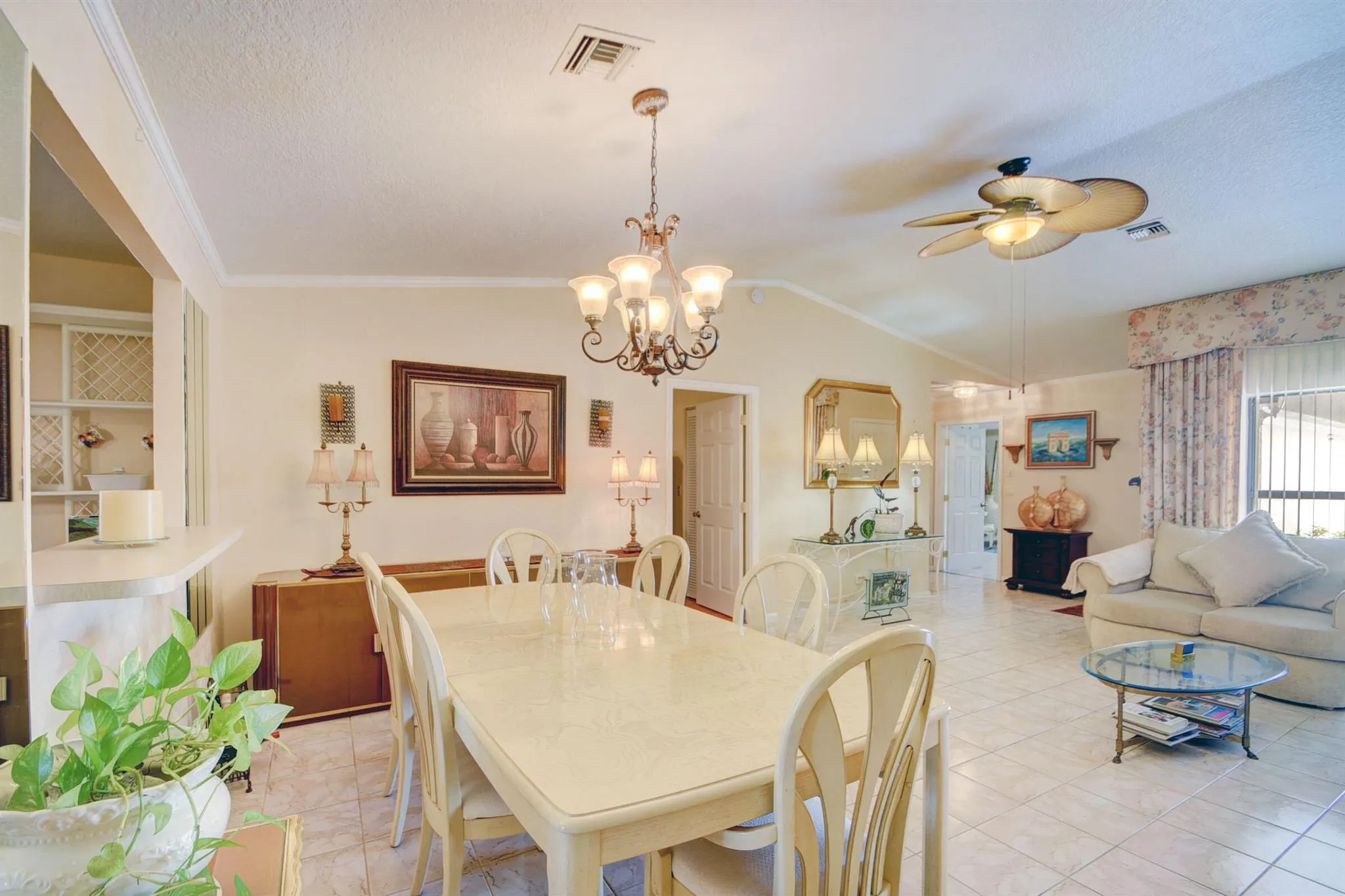 5882 Lincoln Circle W