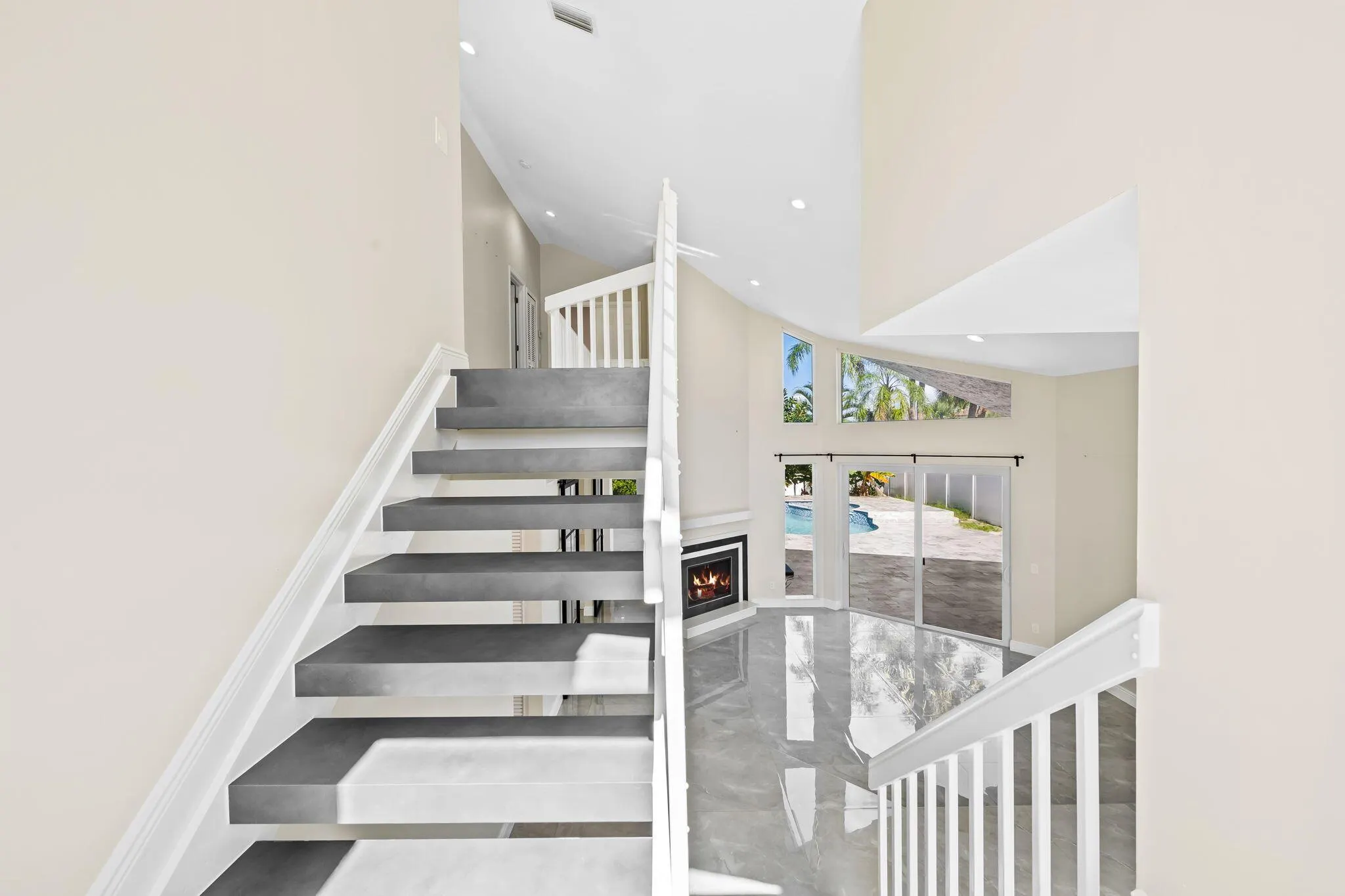 23162 L'Ermitage Circle