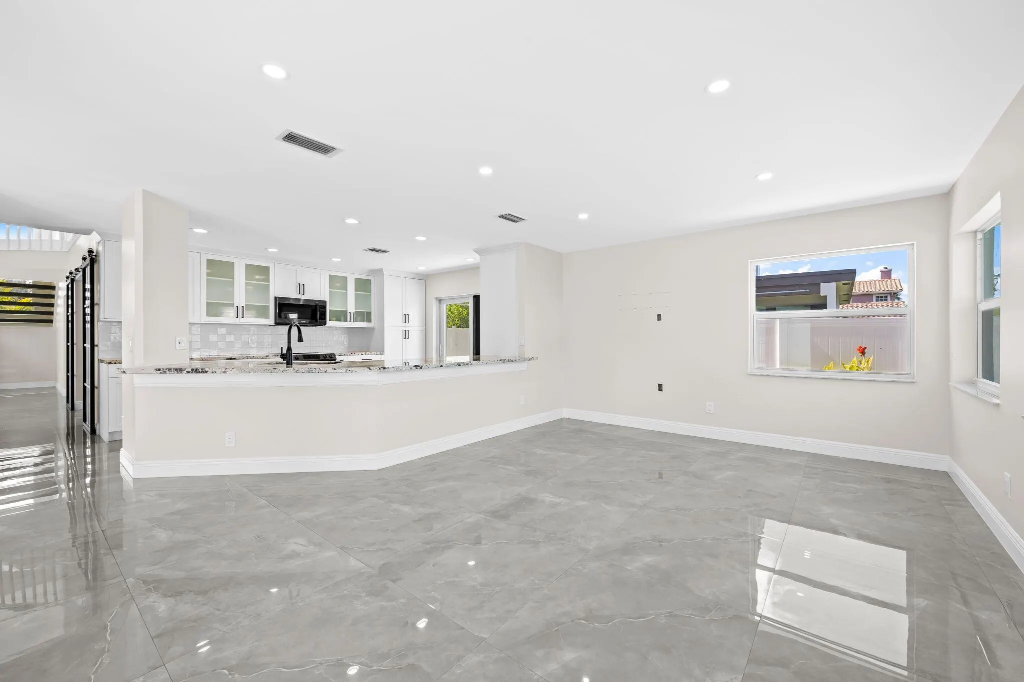 23162 L'Ermitage Circle