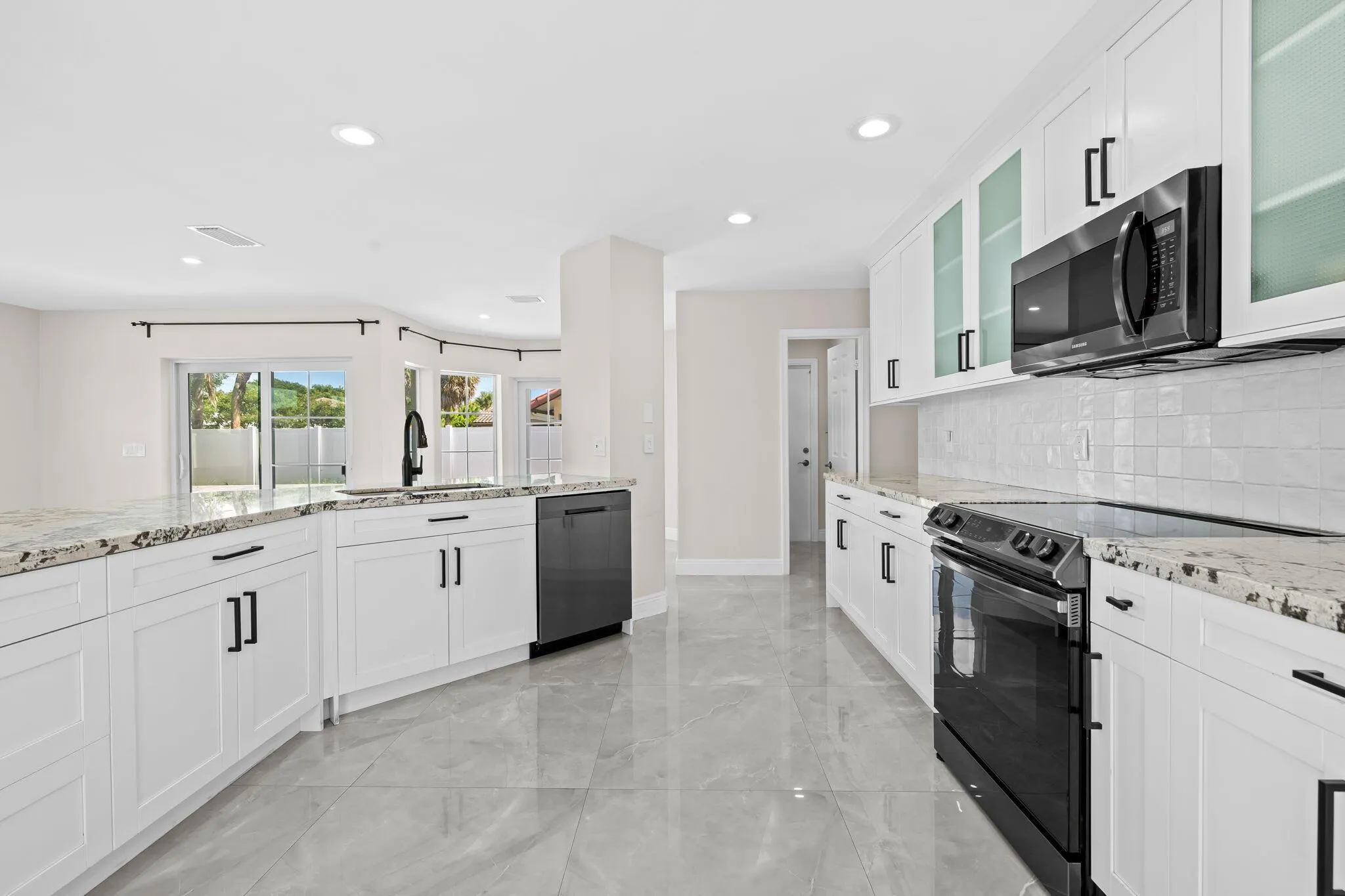 23162 L'Ermitage Circle