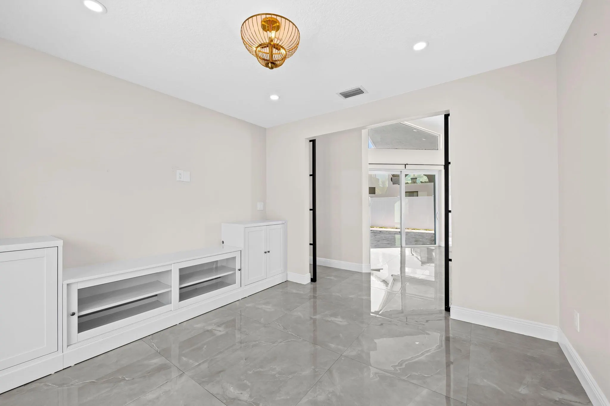 23162 L'Ermitage Circle