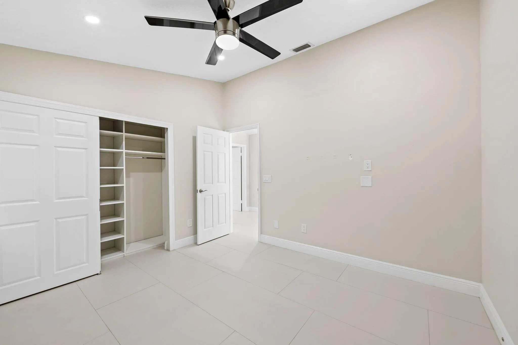 23162 L'Ermitage Circle