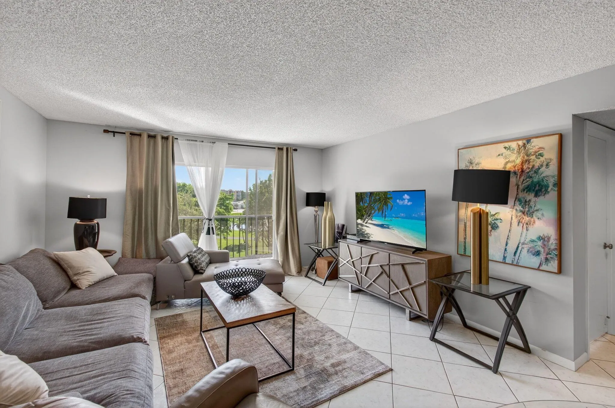 7006 Huntington Lane, #306