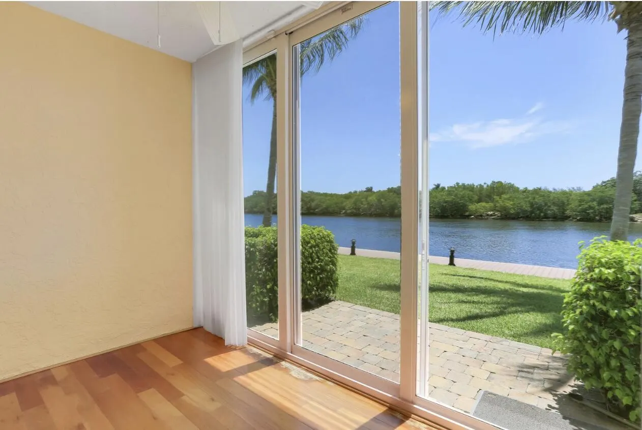 1061 Kokomo Key Lane