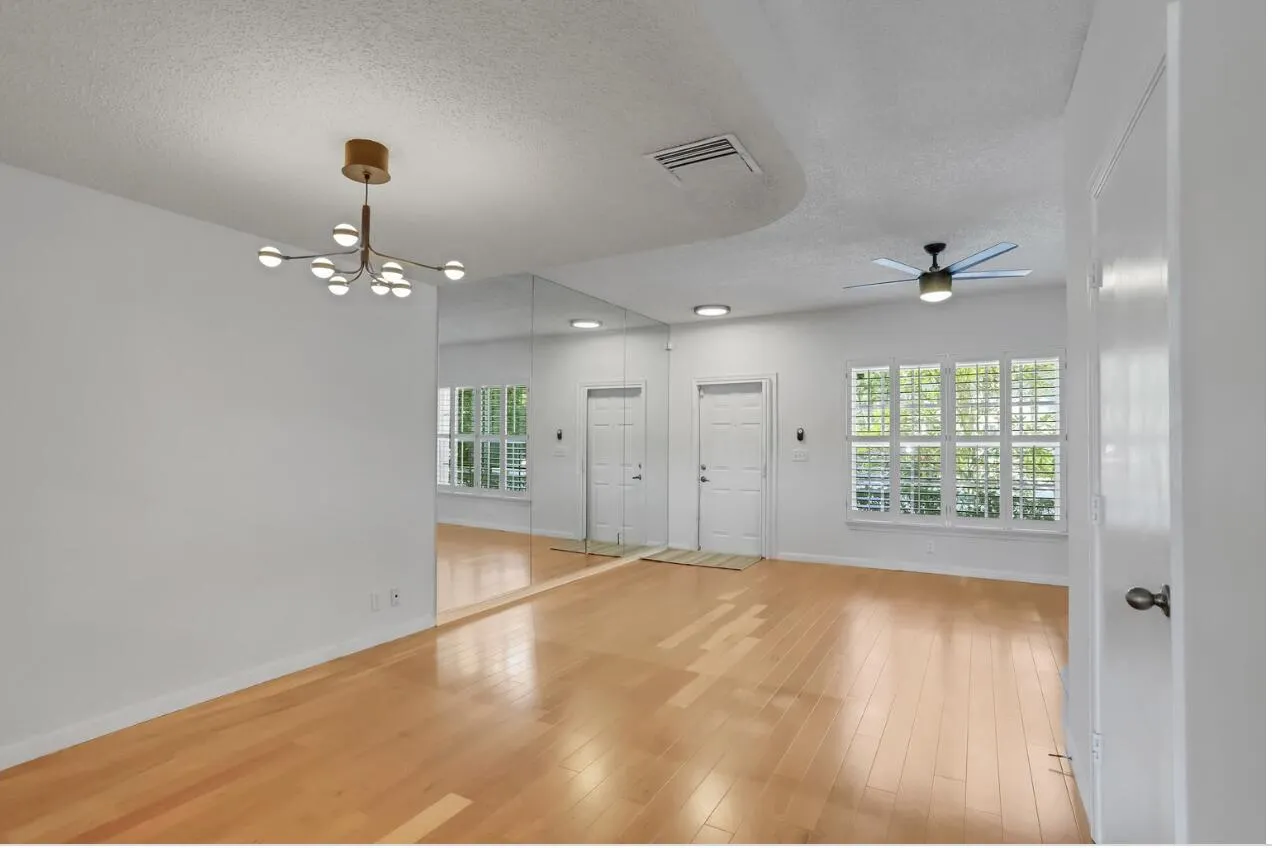 1061 Kokomo Key Lane