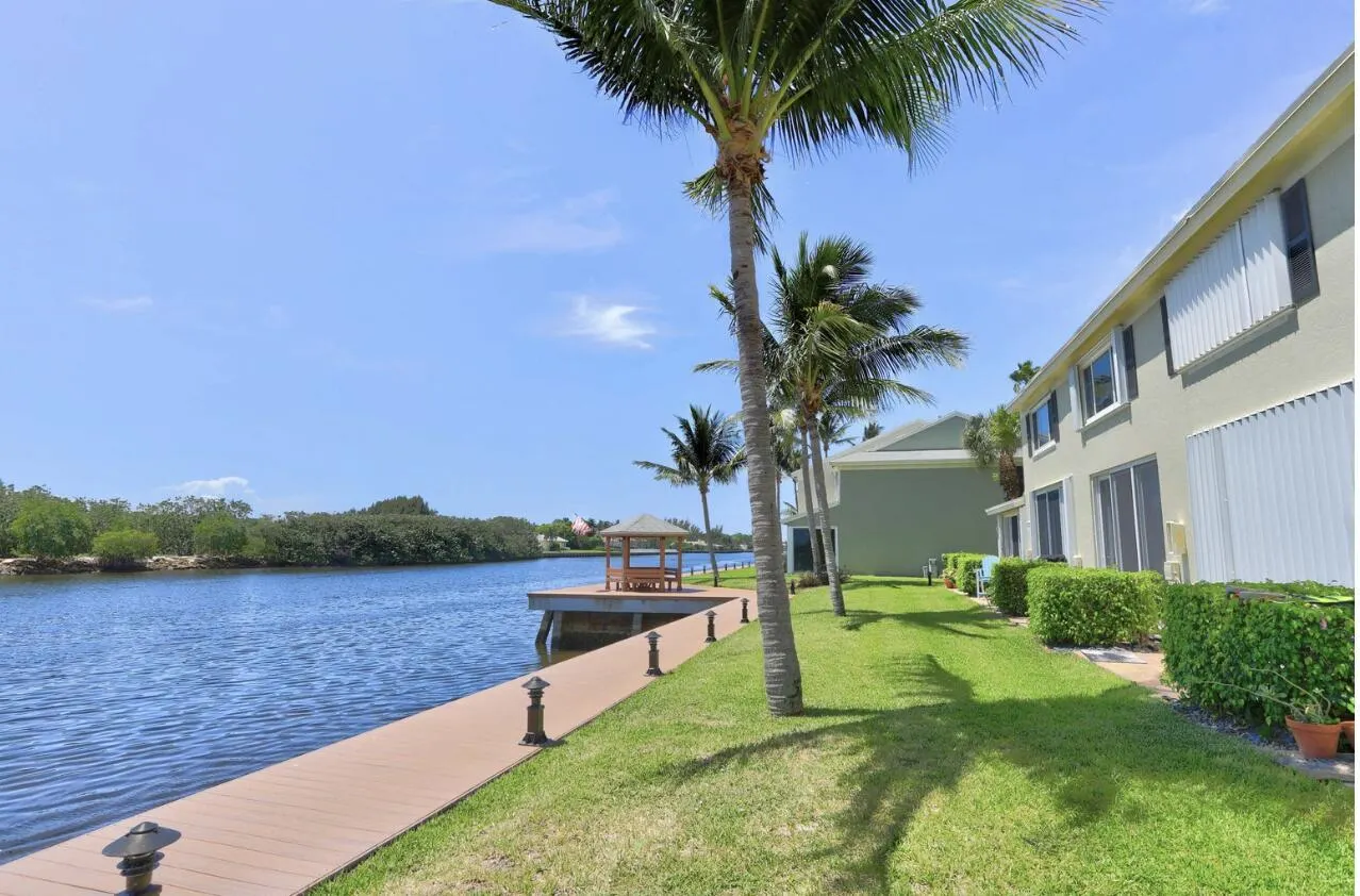 1061 Kokomo Key Lane