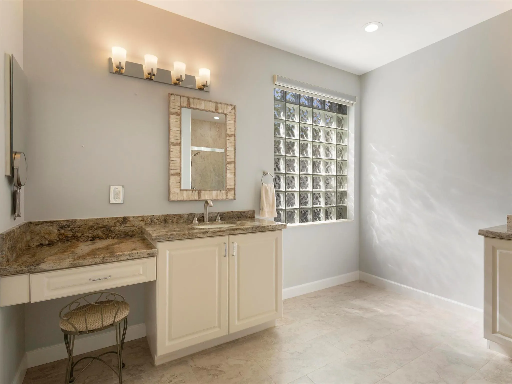 7750 Ocean Sunset Drive