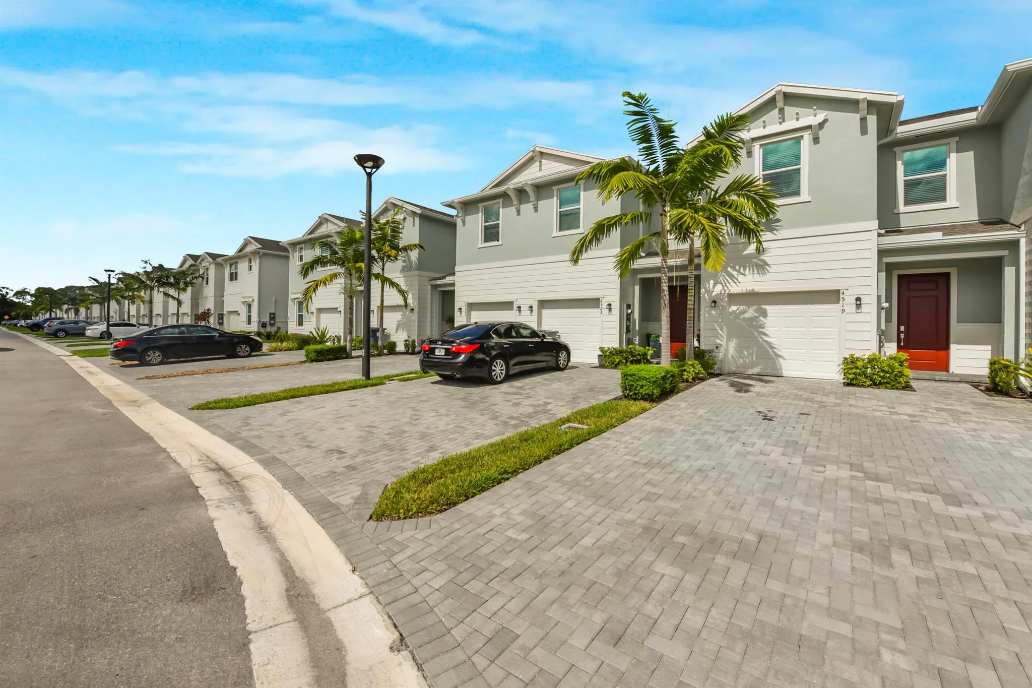 4519 Hollister Avenue