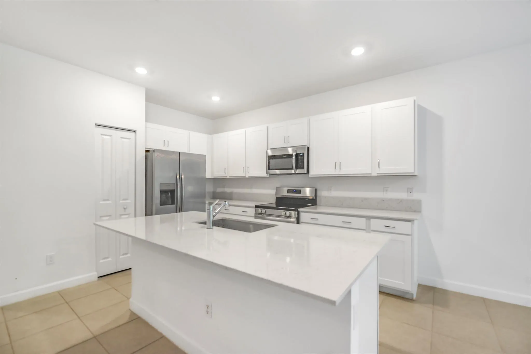 4519 Hollister Avenue