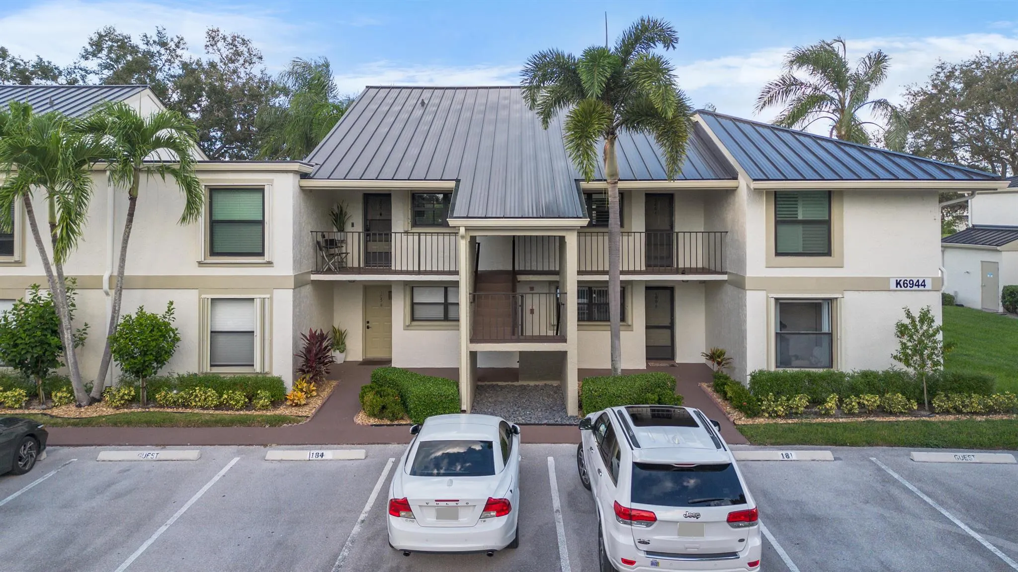 6944 Briarlake Circle, #205