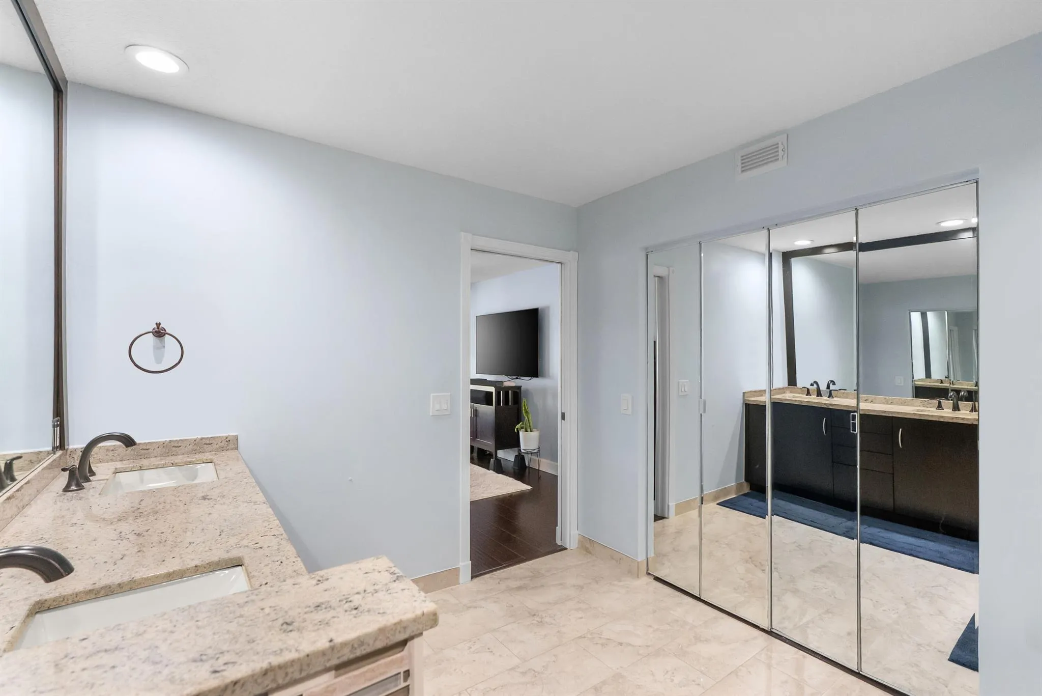 6944 Briarlake Circle, #205