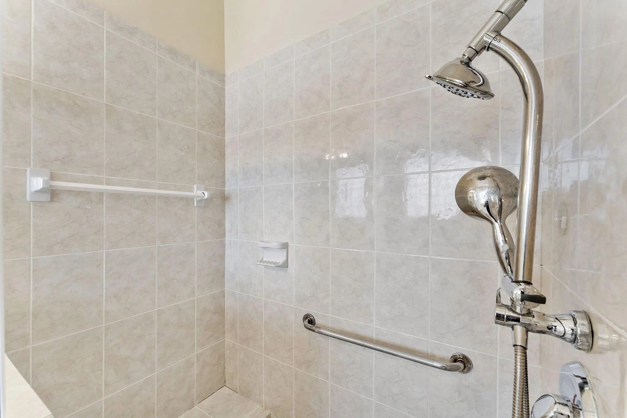 7112 Demedici Circle