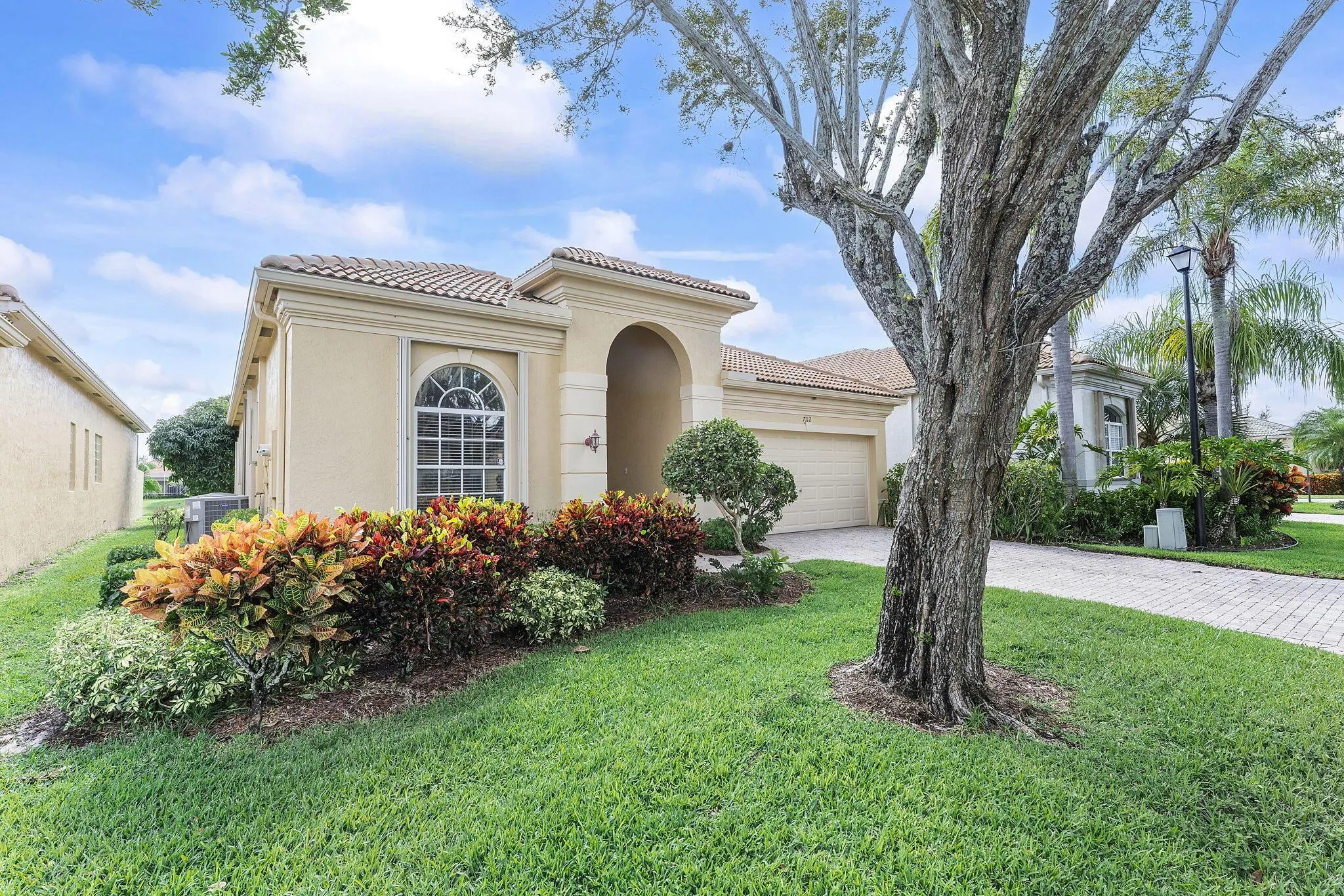 7112 Demedici Circle