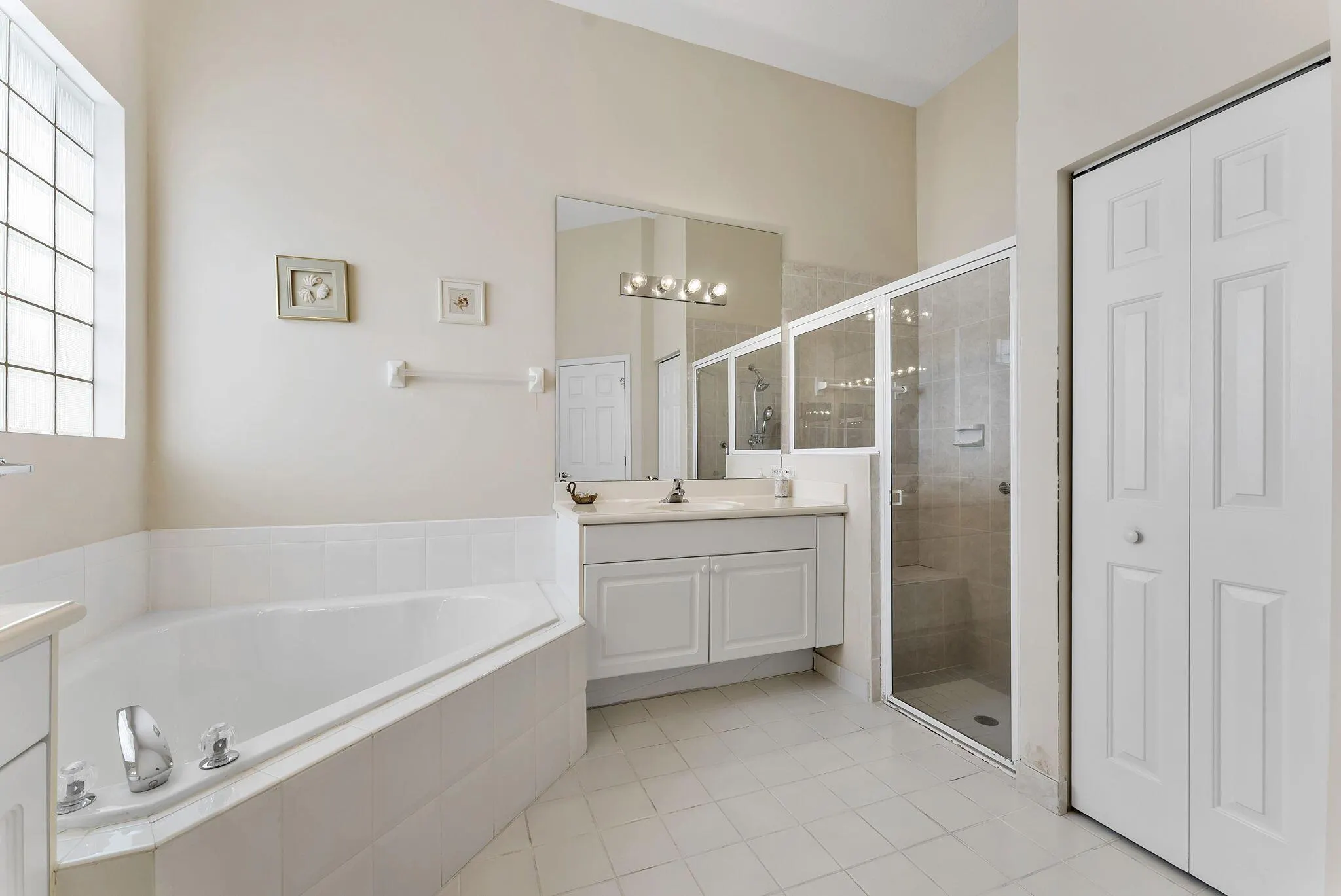 7112 Demedici Circle