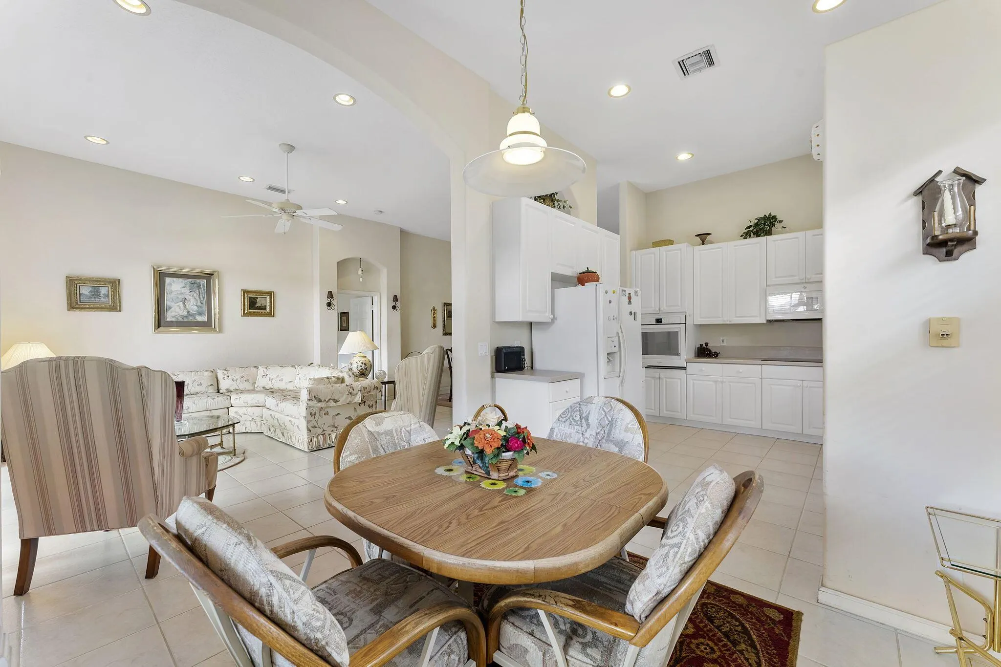 7112 Demedici Circle