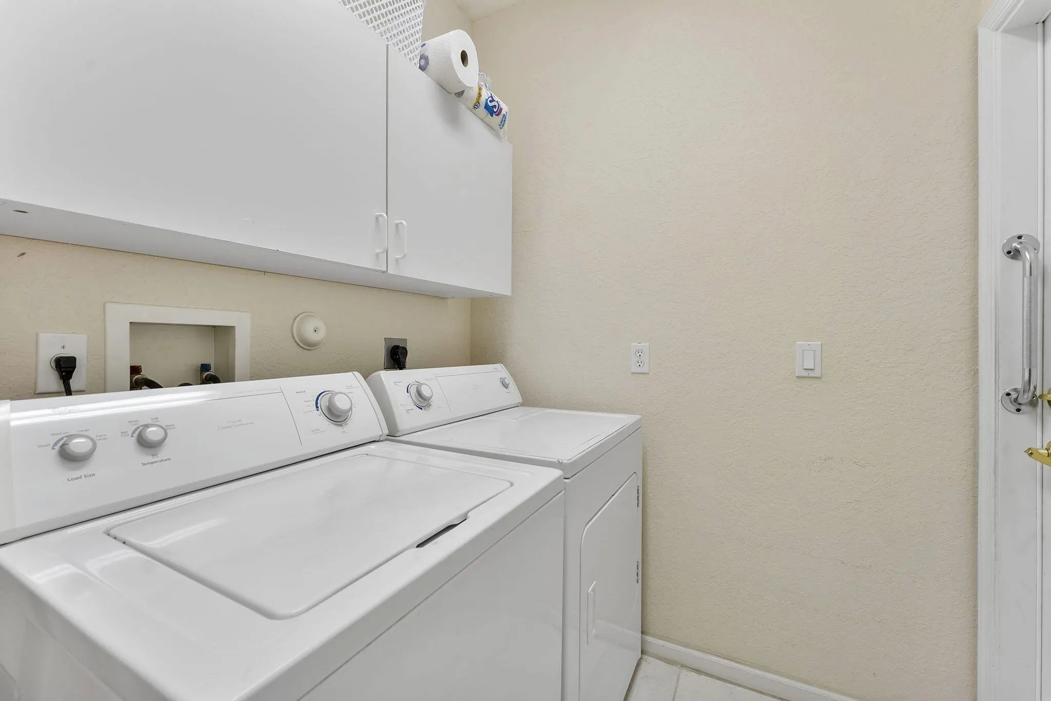 7112 Demedici Circle