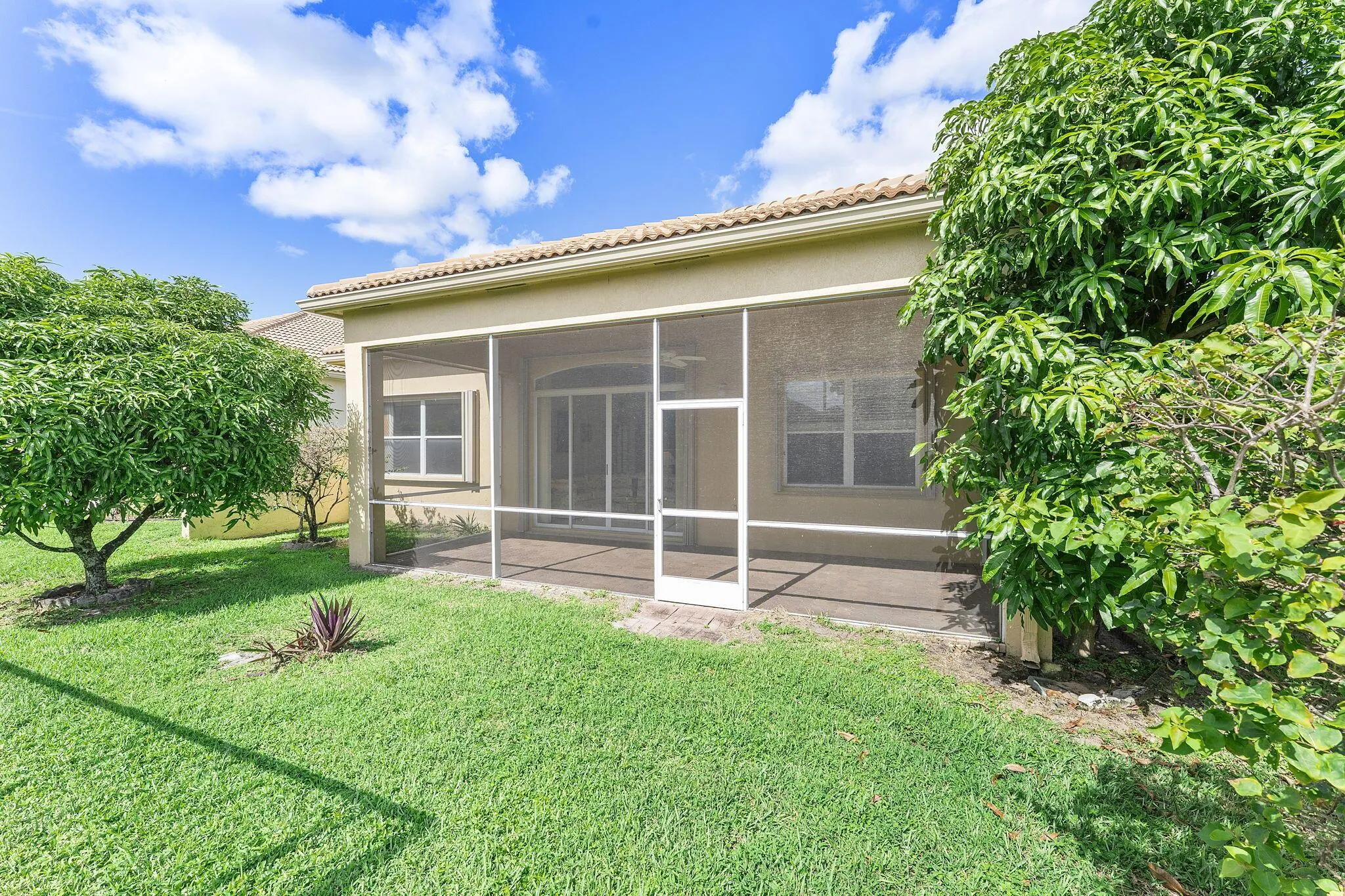 7112 Demedici Circle