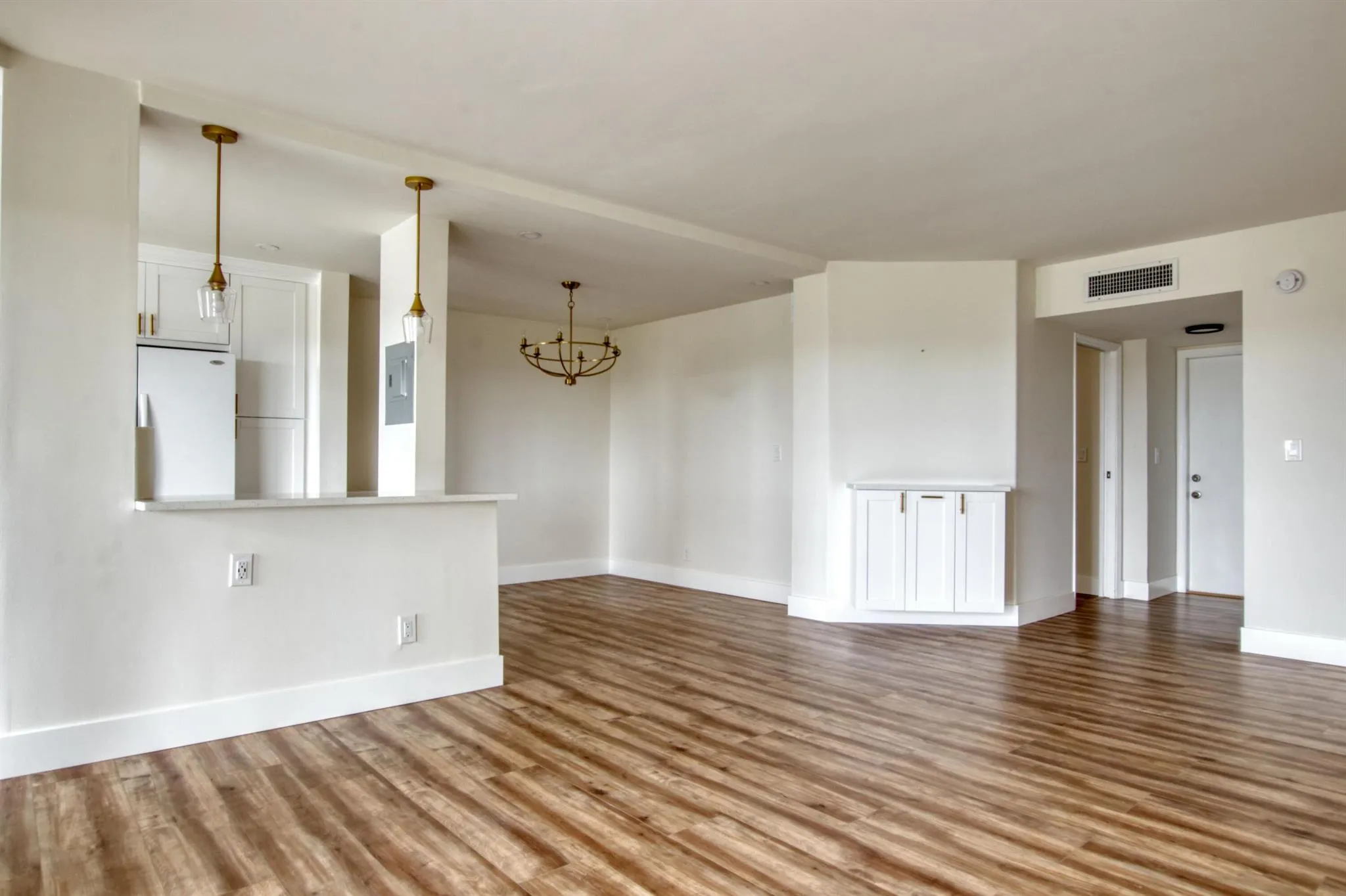 3590 Via Poinciana, #614