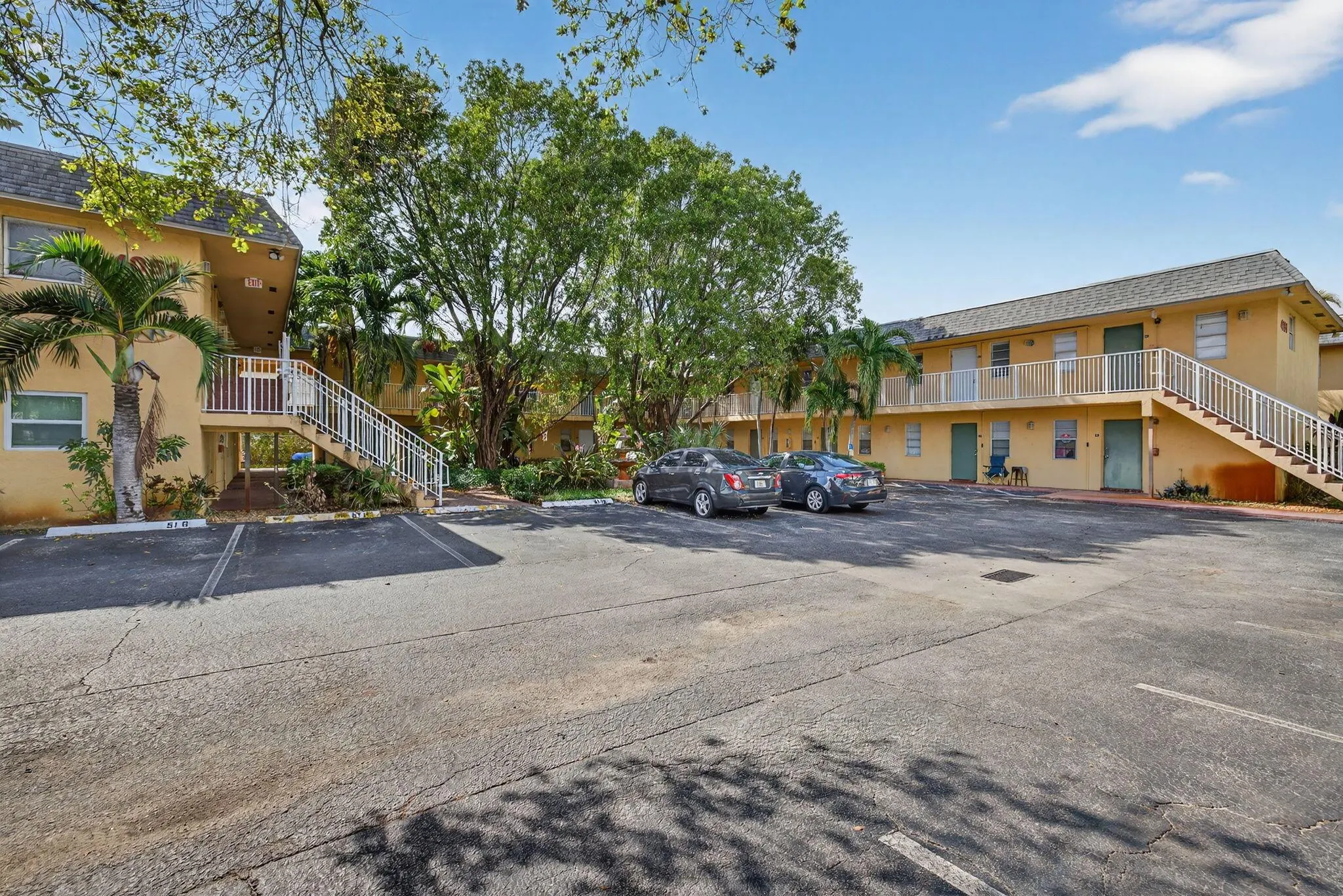 4051 N Dixie Highway, #22