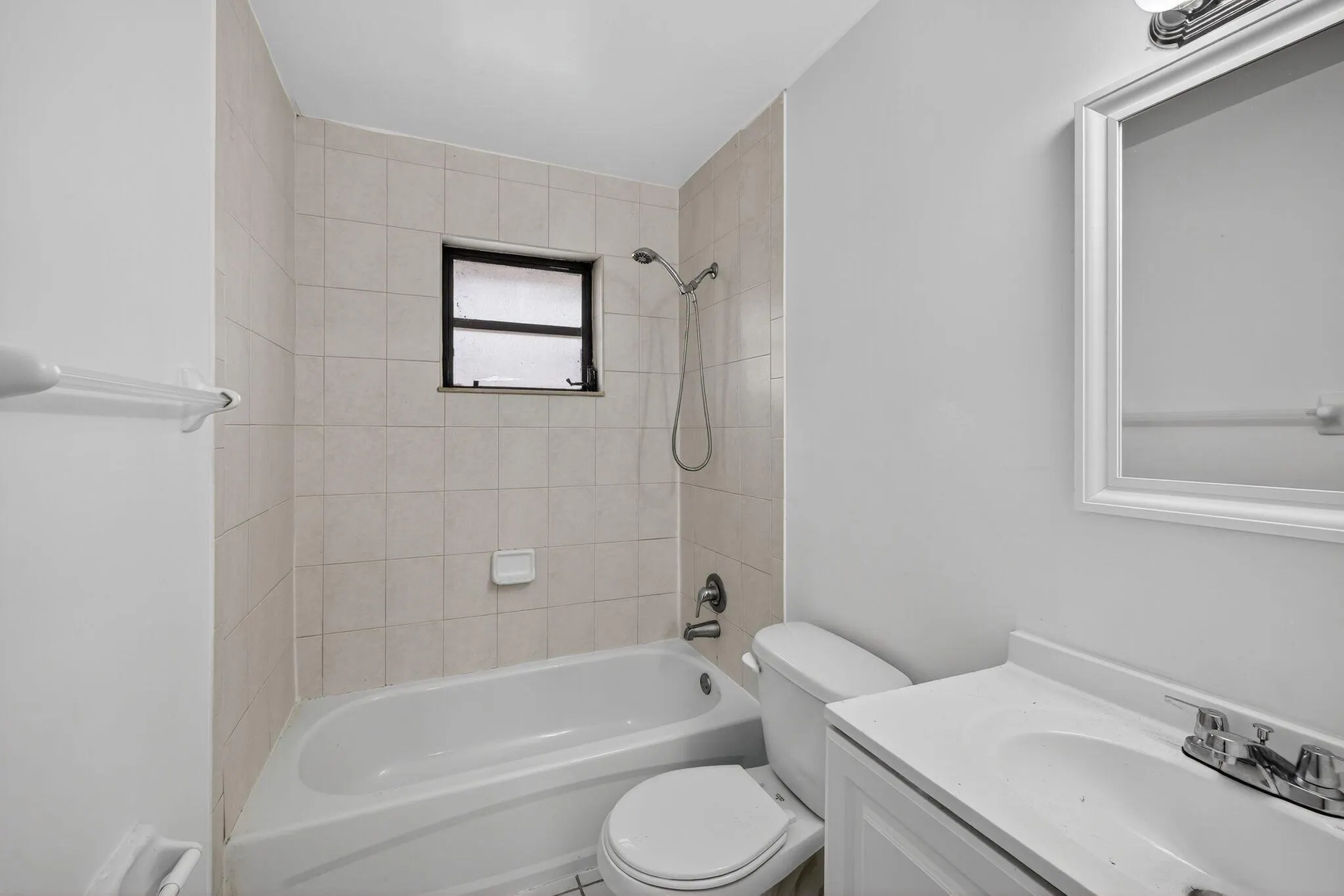 4051 N Dixie Highway, #22