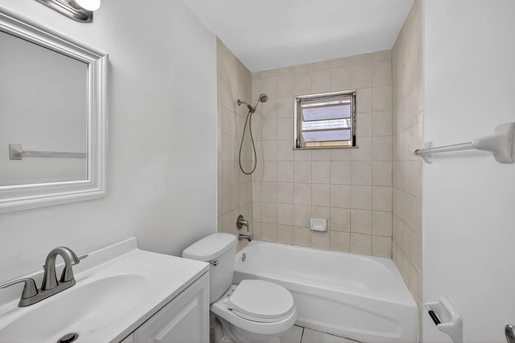 4051 N Dixie Highway, #23