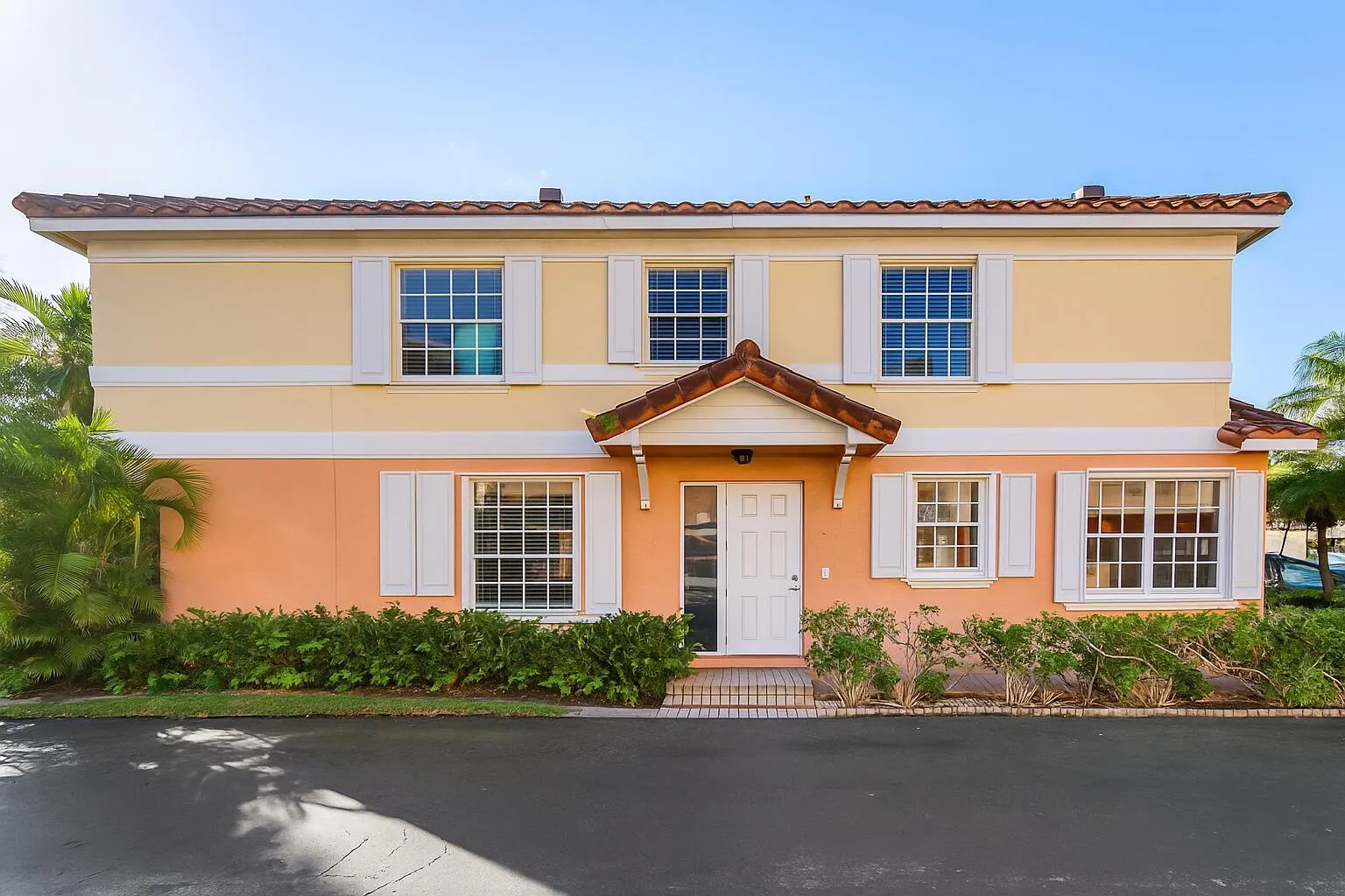 1998 NE 7th Street, #101