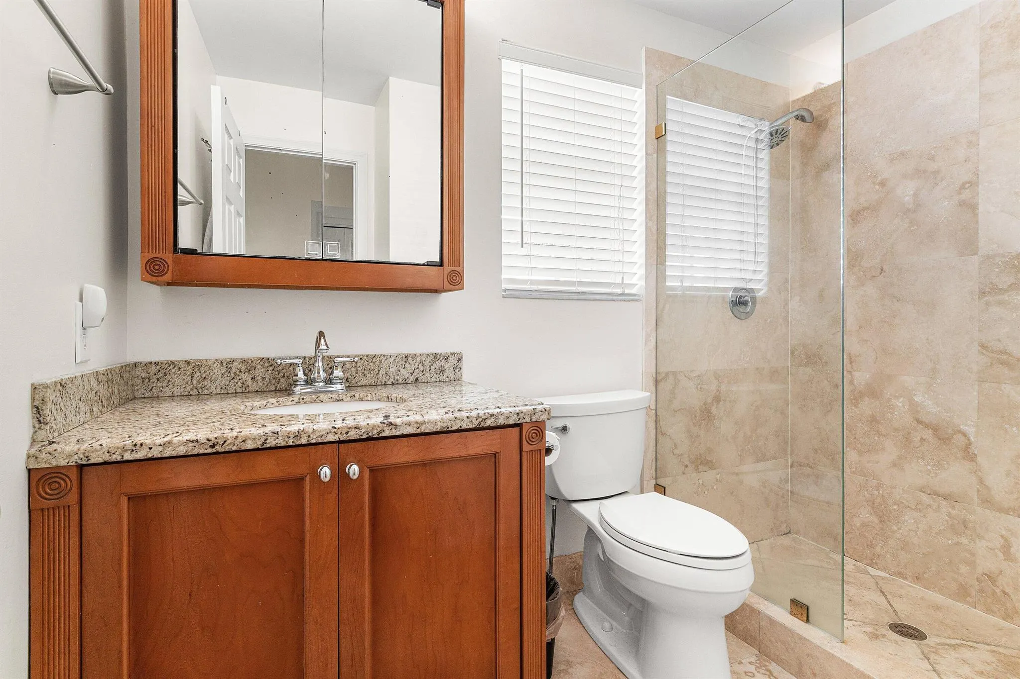 1998 NE 7th Street, #101