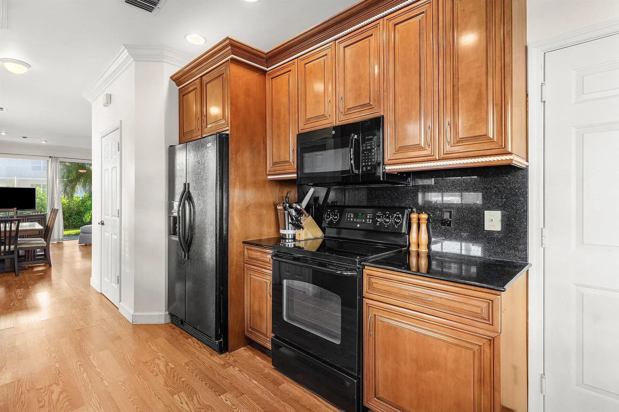 1998 NE 7th Street, #101