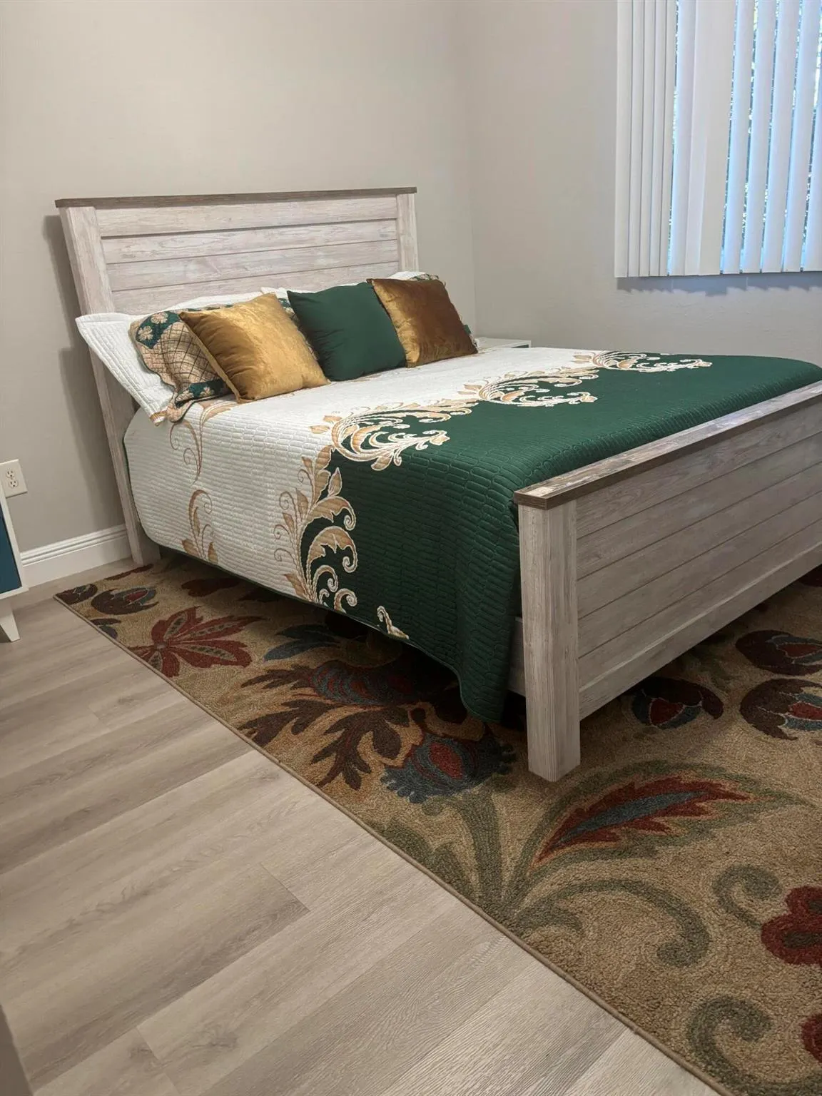 350 Crestwood Circle, #106