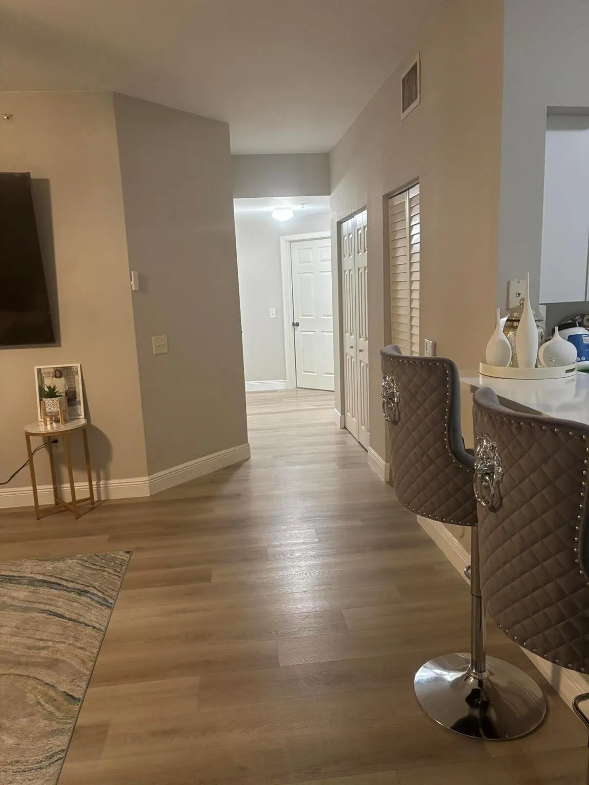 350 Crestwood Circle, #106