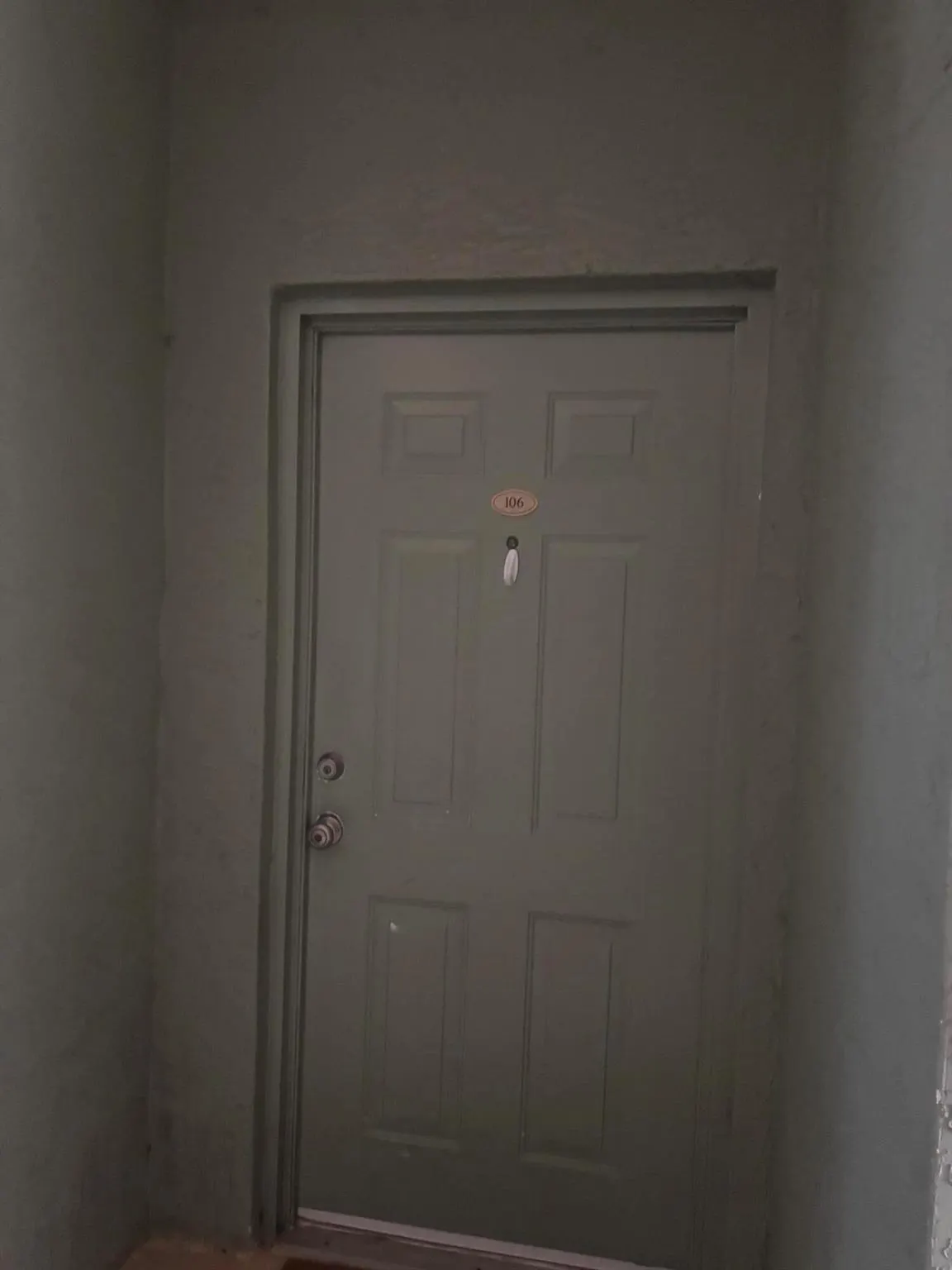 350 Crestwood Circle, #106