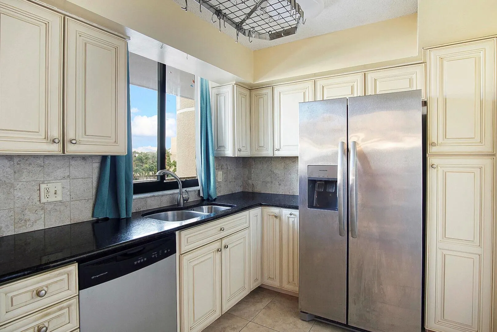 3432 NE Causeway Boulevard, #4-303