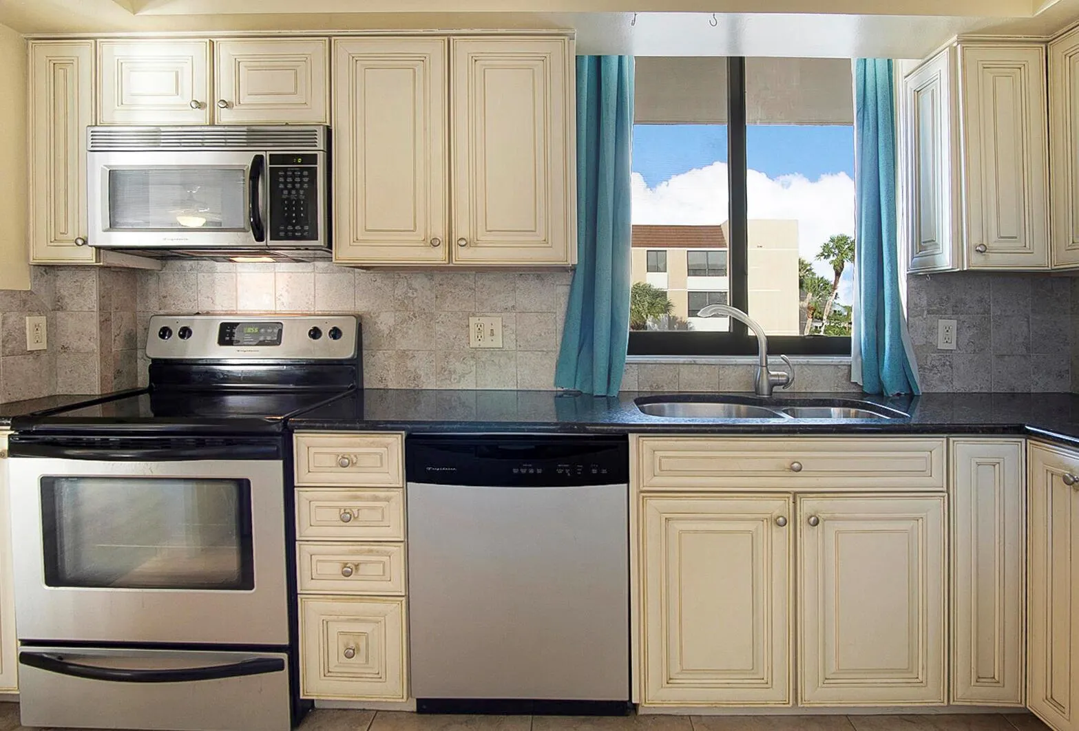 3432 NE Causeway Boulevard, #4-303