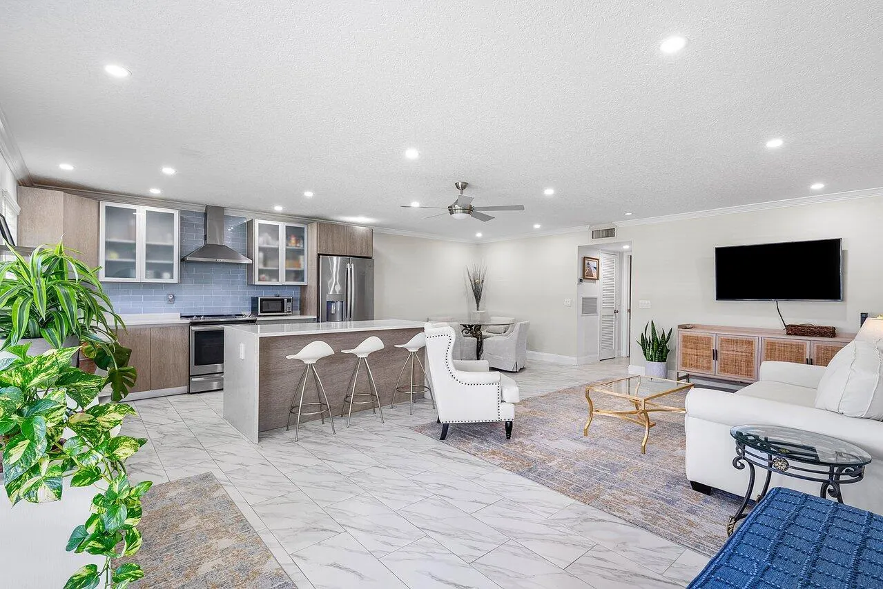 810 High Point Drive W, #C